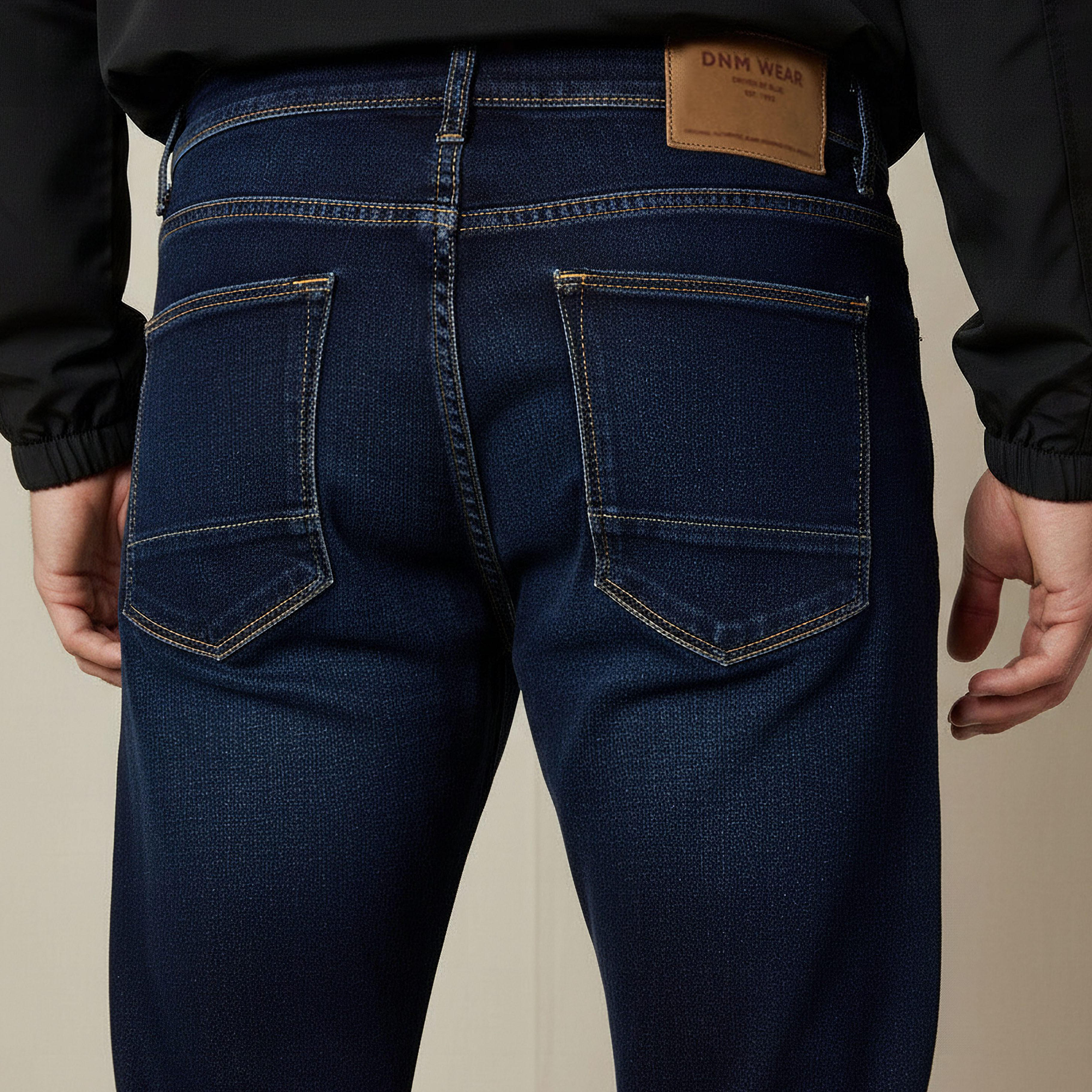 بنطلون جينز بقصة سكيني وخصر مرن وجيوب للرجال-men-clothing-bottoms-jeans-image-5