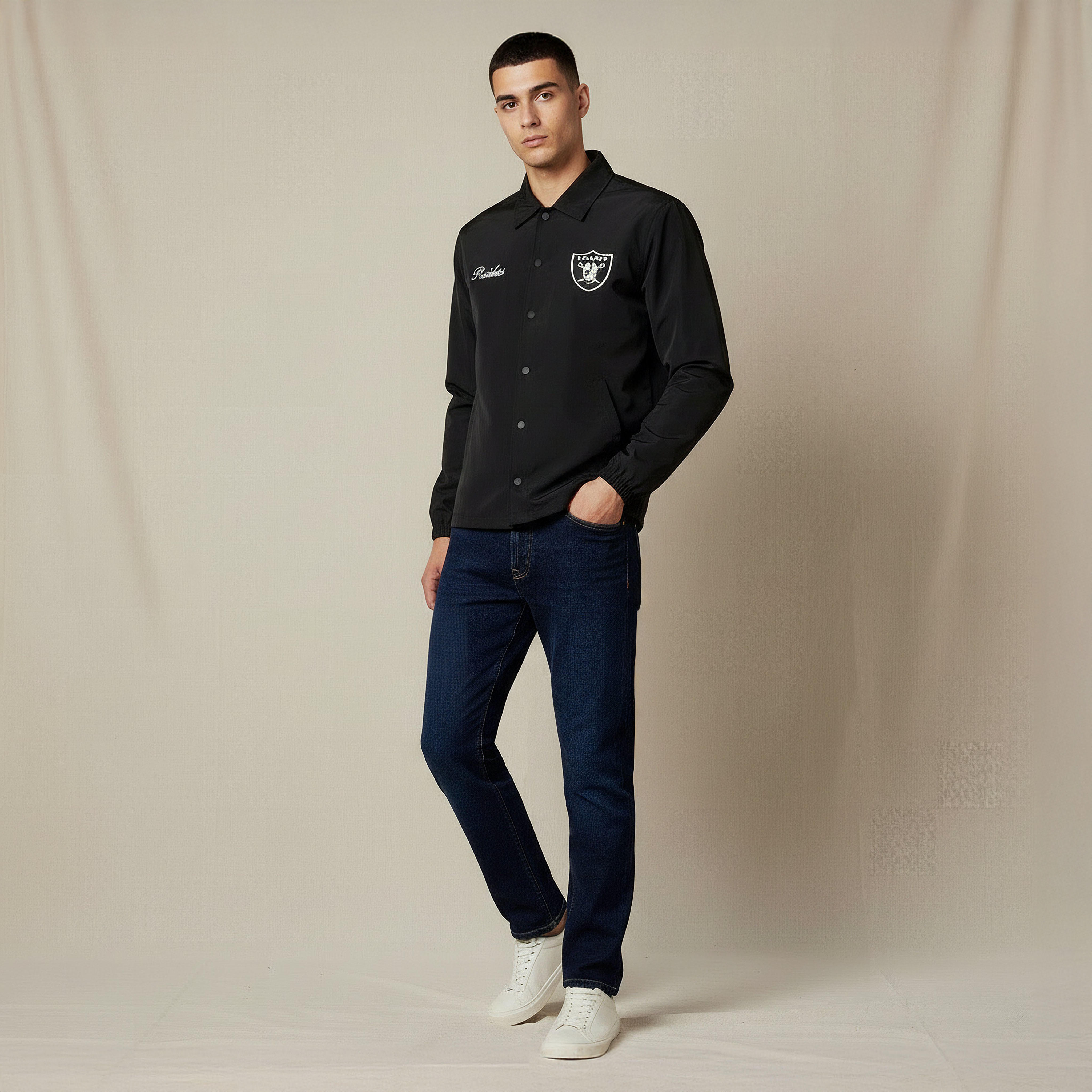 بنطلون جينز بقصة سكيني وخصر مرن وجيوب للرجال-men-clothing-bottoms-jeans-image-6