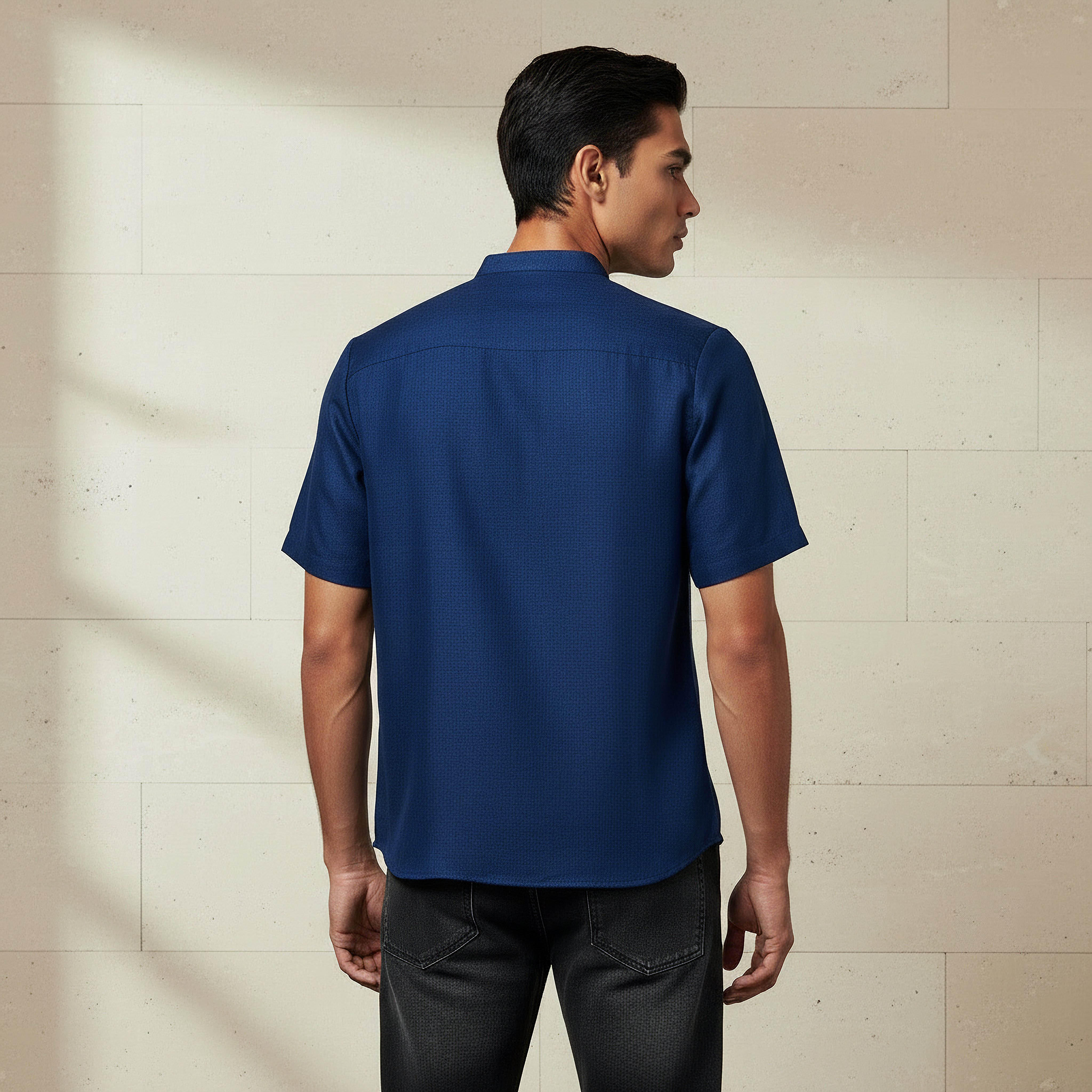 قميص بقصّة عادية وياقة ماندرين وأكمام قصيرة للرجال-men-clothing-shirts-image-3