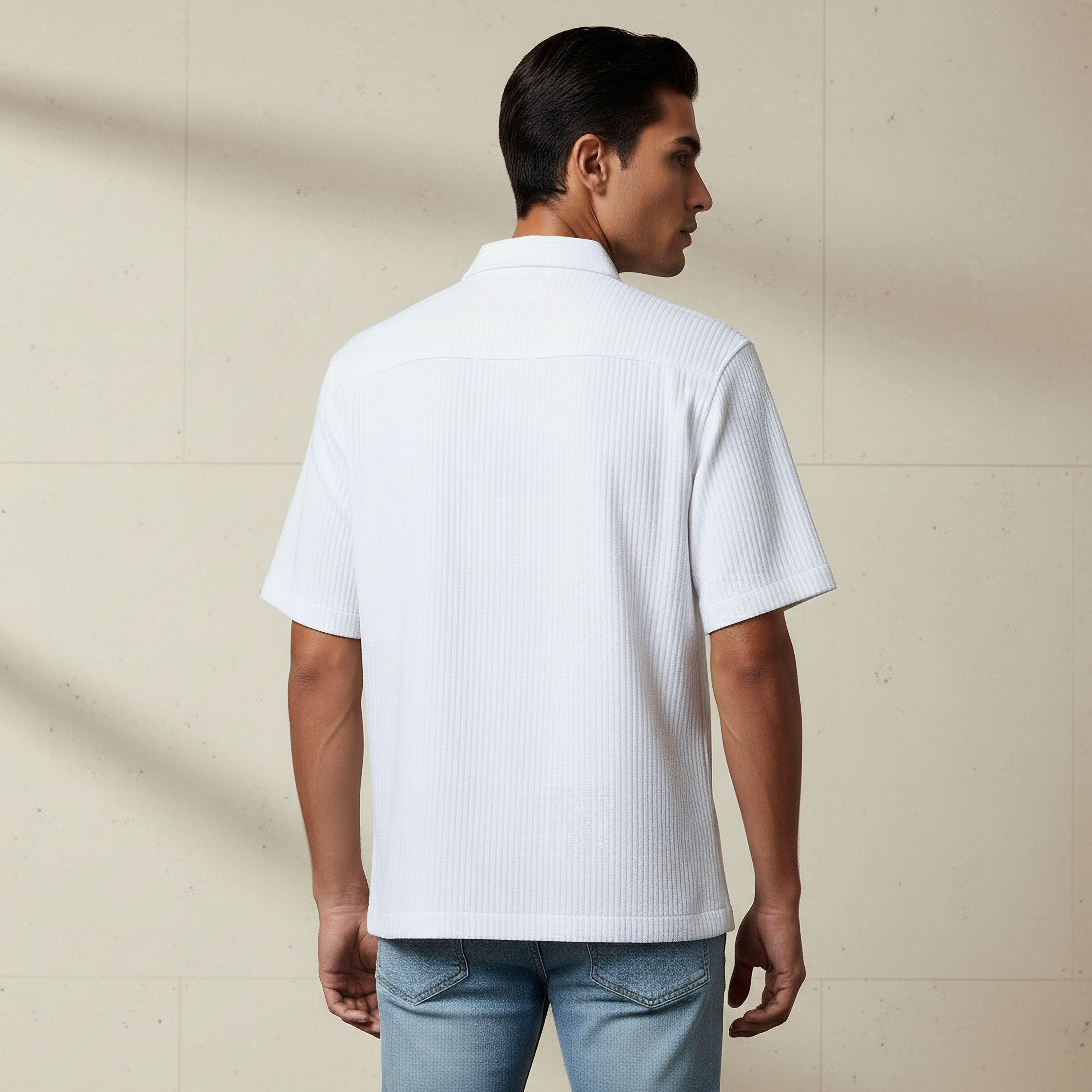 قميص بارز الملمس بقصّة عادية وياقة عادية وأكمام قصيرة للرجال-men-clothing-shirts-image-3