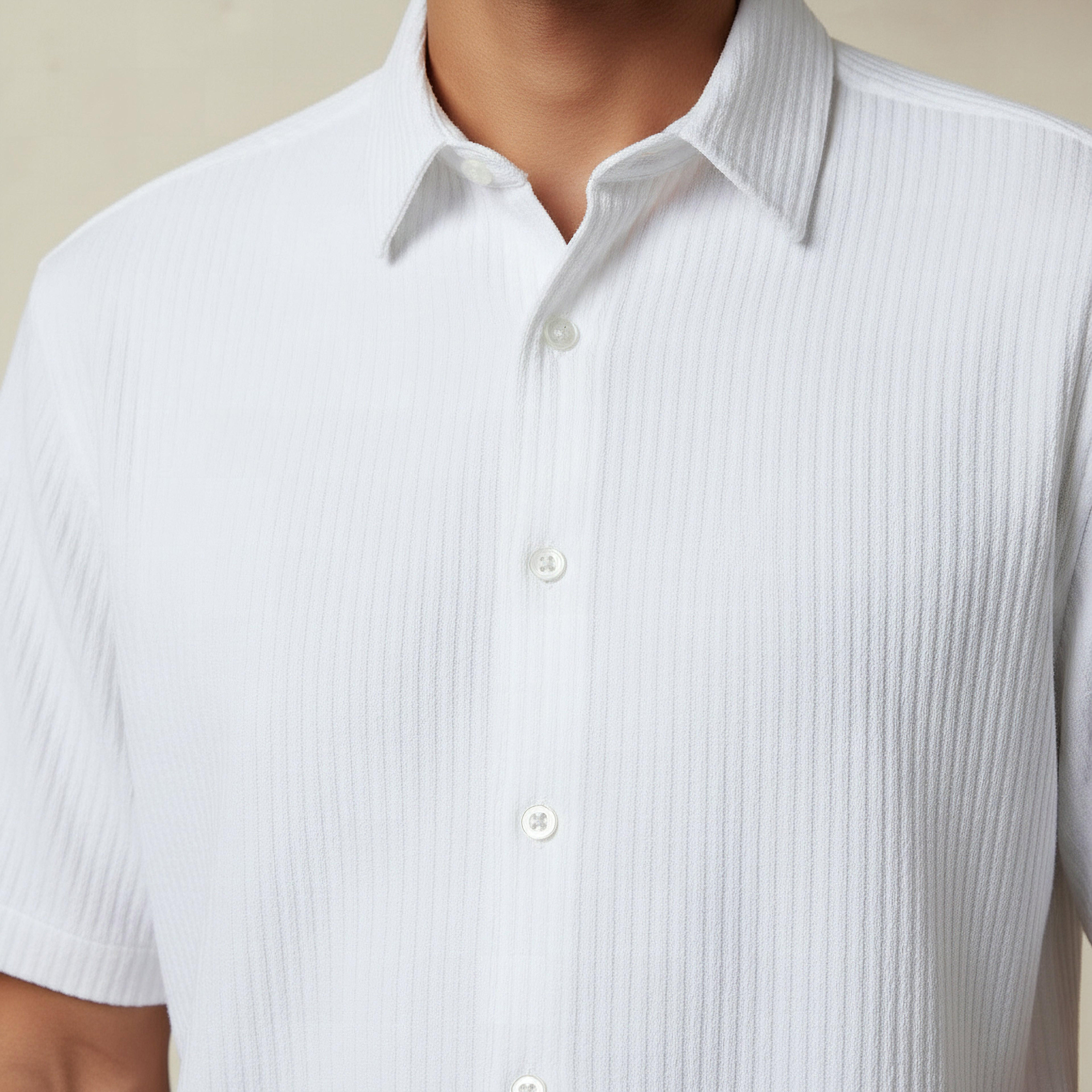 قميص بارز الملمس بقصّة عادية وياقة عادية وأكمام قصيرة للرجال-men-clothing-shirts-image-2