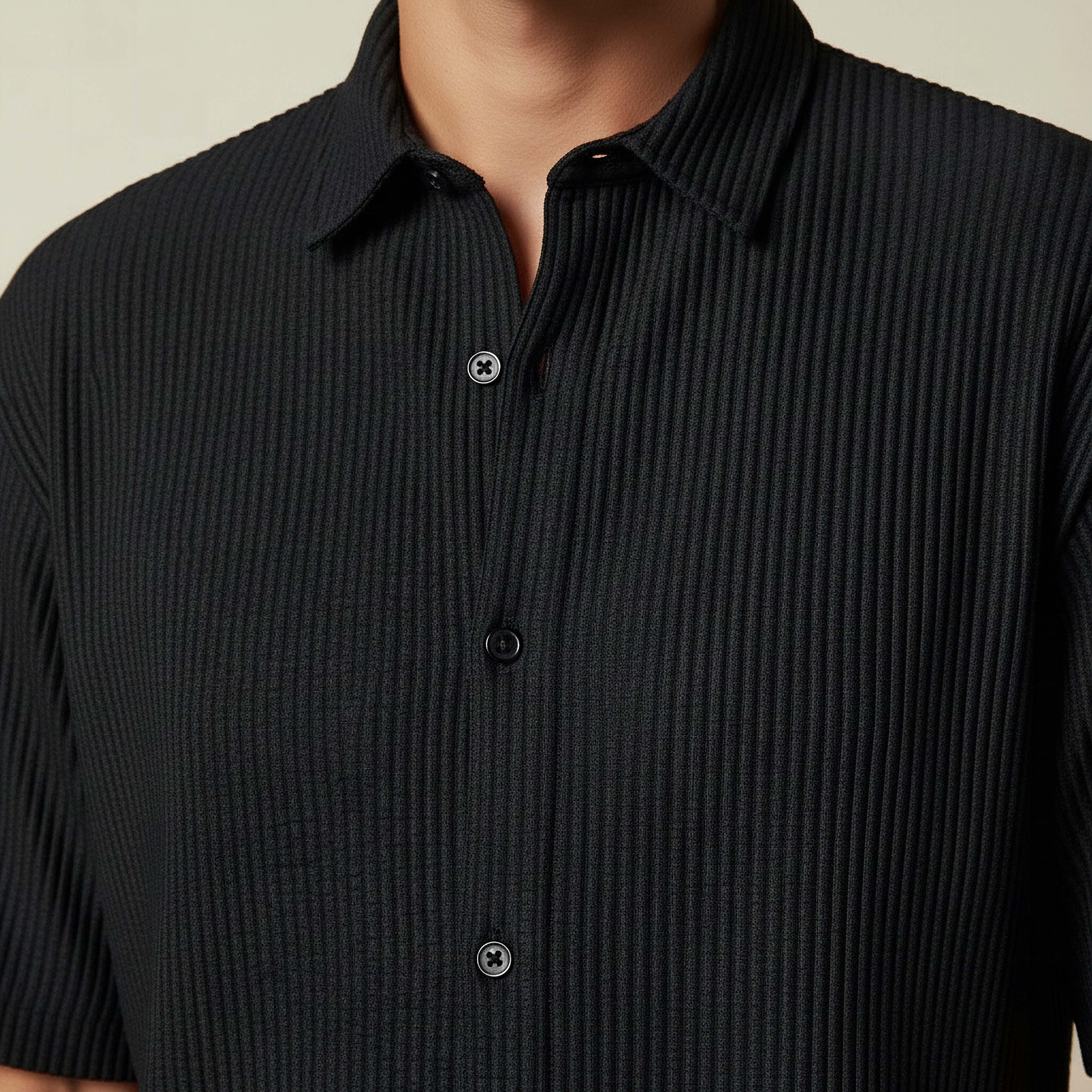 قميص بارز الملمس بقصّة عادية وياقة عادية وأكمام قصيرة للرجال-men-clothing-shirts-image-4