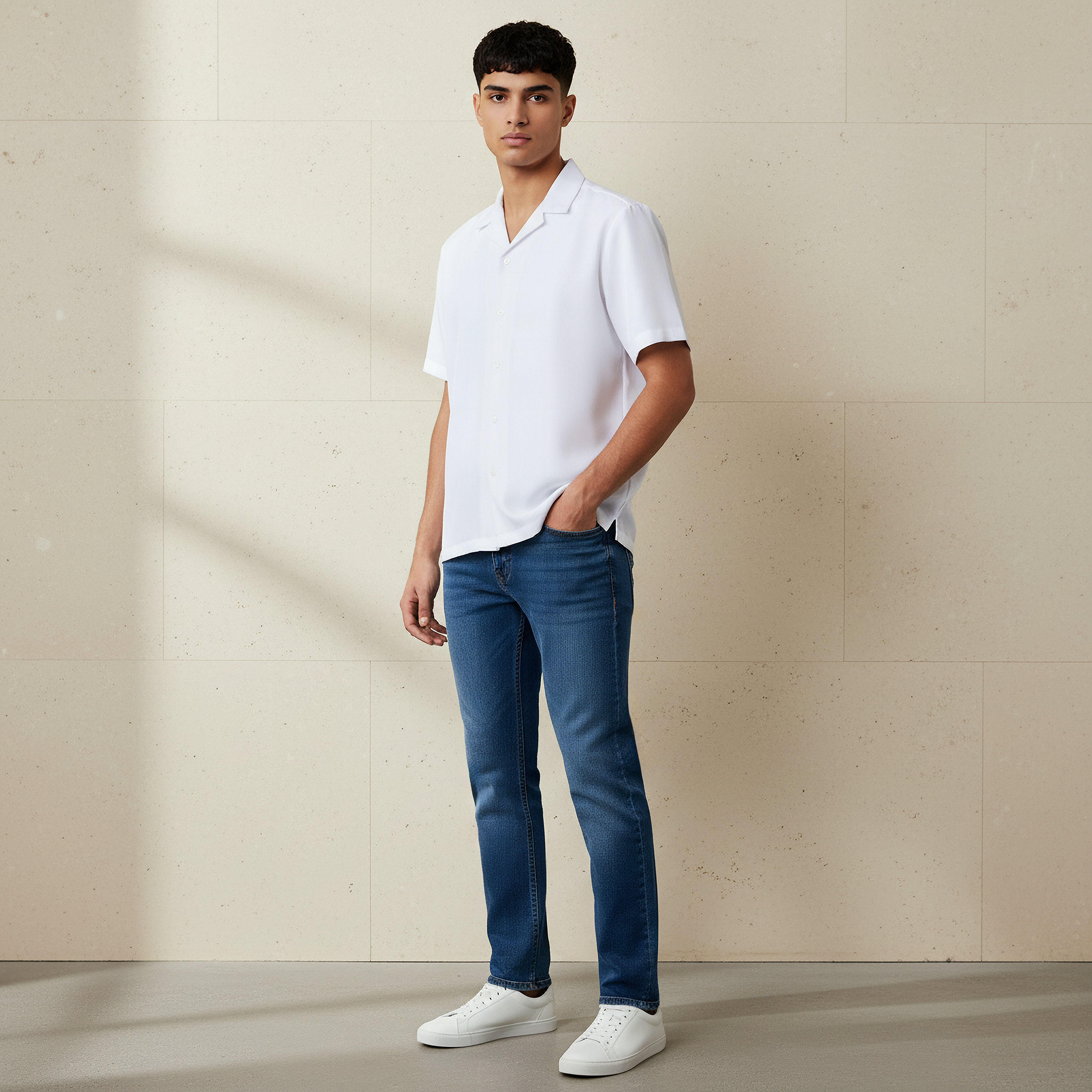 قميص بارز الملمس بياقة كامب وأكمام قصيرة وقصة عادية للرجال-men-clothing-shirts-image-2