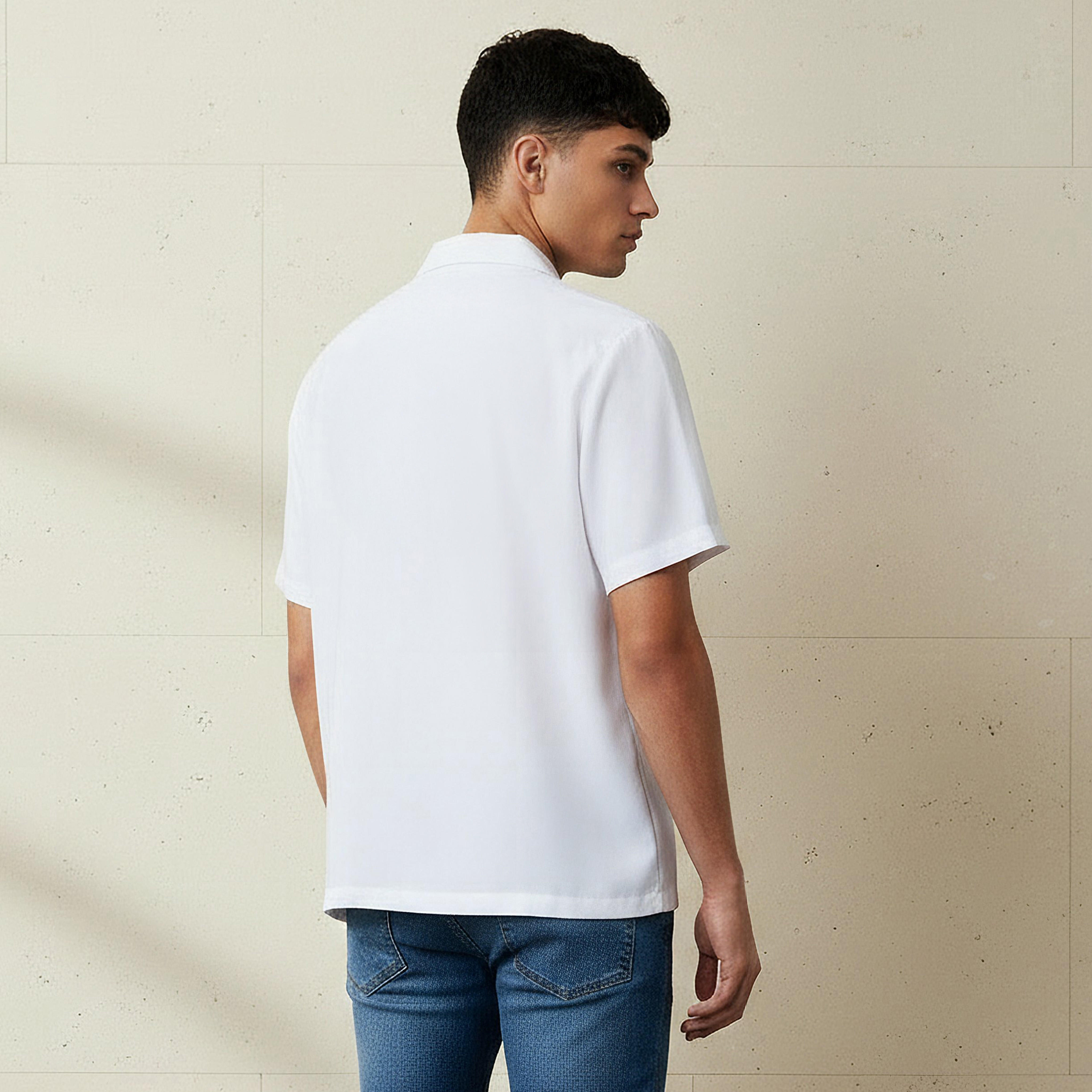 قميص بارز الملمس بياقة كامب وأكمام قصيرة وقصة عادية للرجال-men-clothing-shirts-image-3