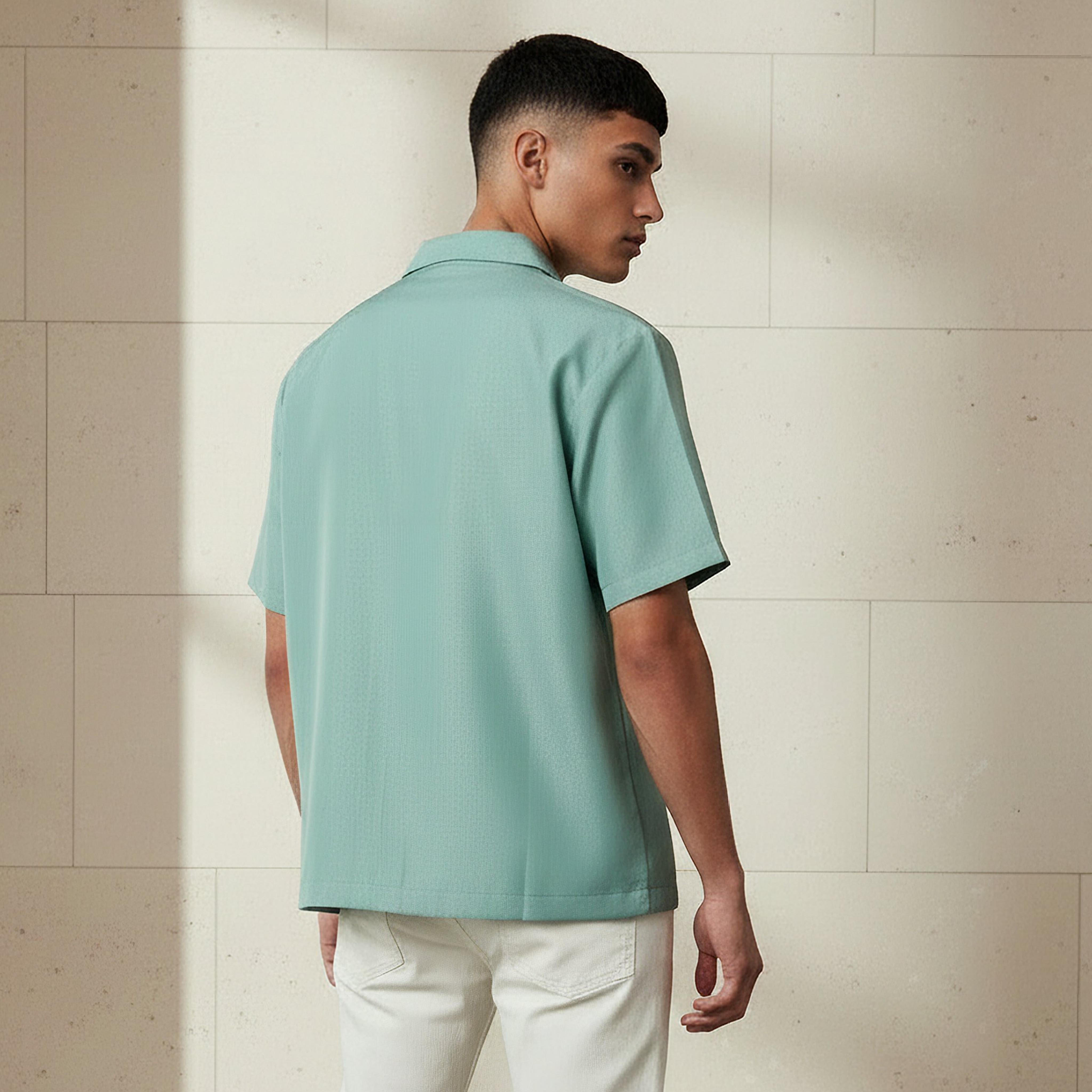 قميص بارز الملمس بياقة كامب وأكمام قصيرة وقصة عادية للرجال-men-clothing-shirts-image-3