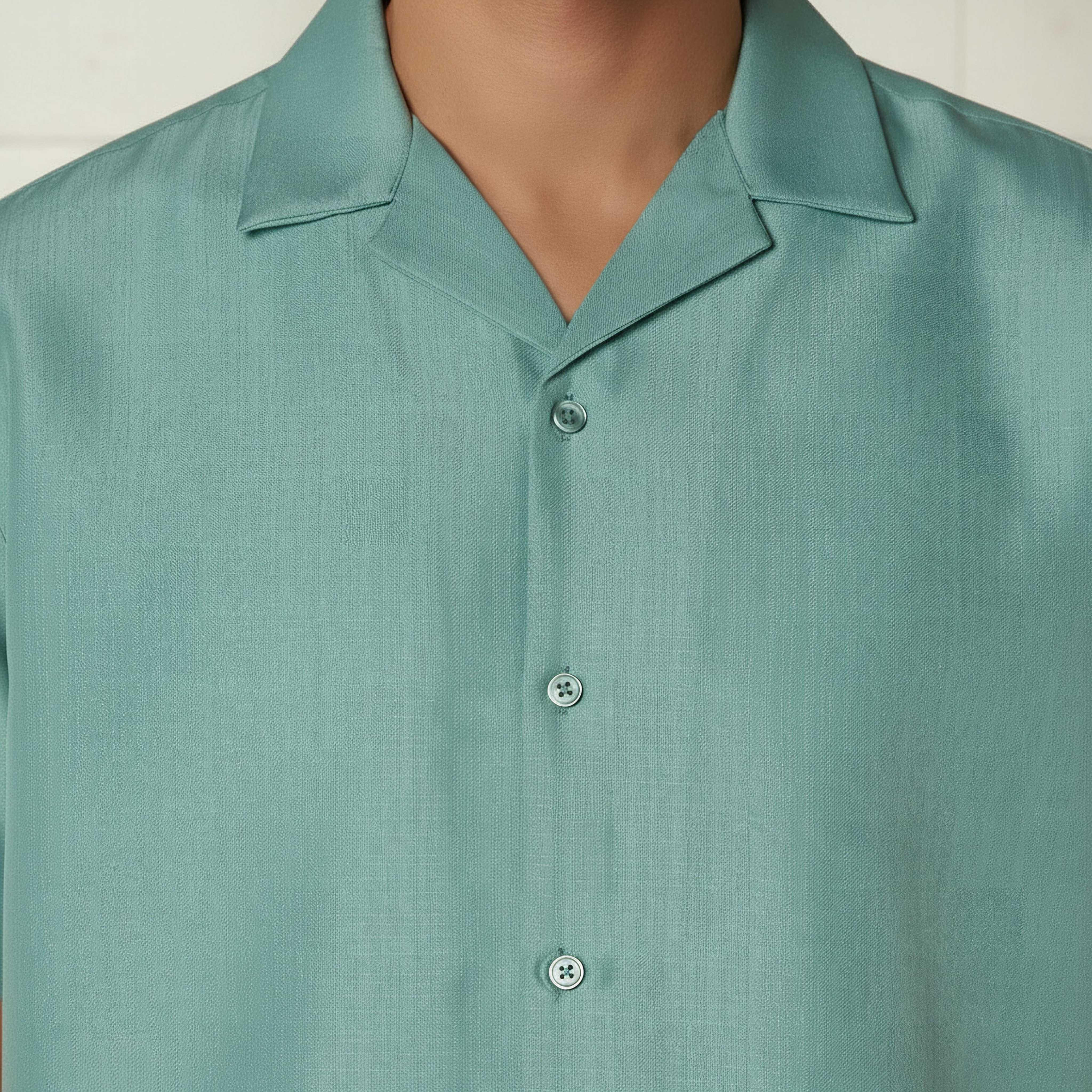 قميص بارز الملمس بياقة كامب وأكمام قصيرة وقصة عادية للرجال-men-clothing-shirts-image-4