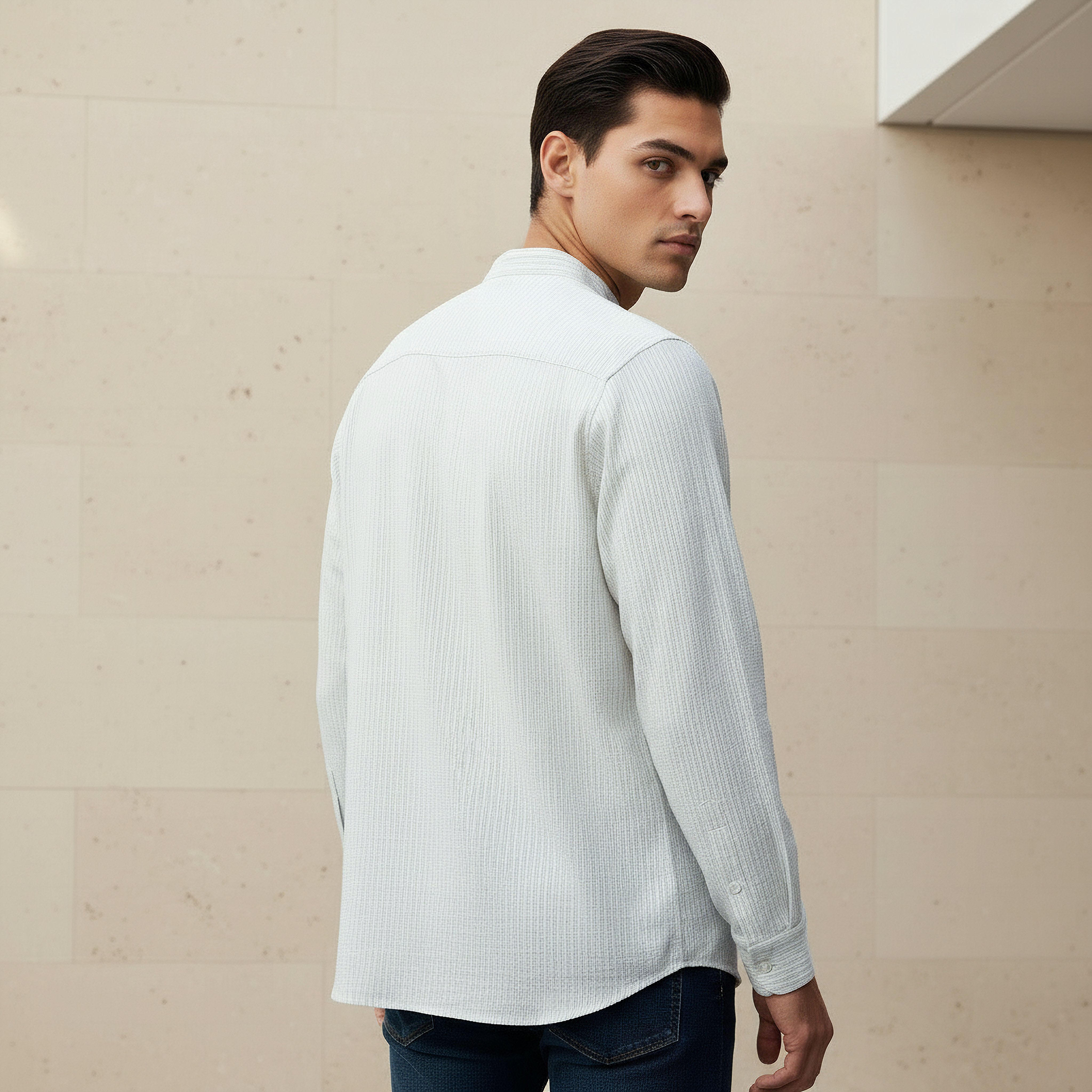 قميص مخطط بياقة ماندرين وأكمام طويلة وقصة عادية للرجال-men-clothing-shirts-image-3