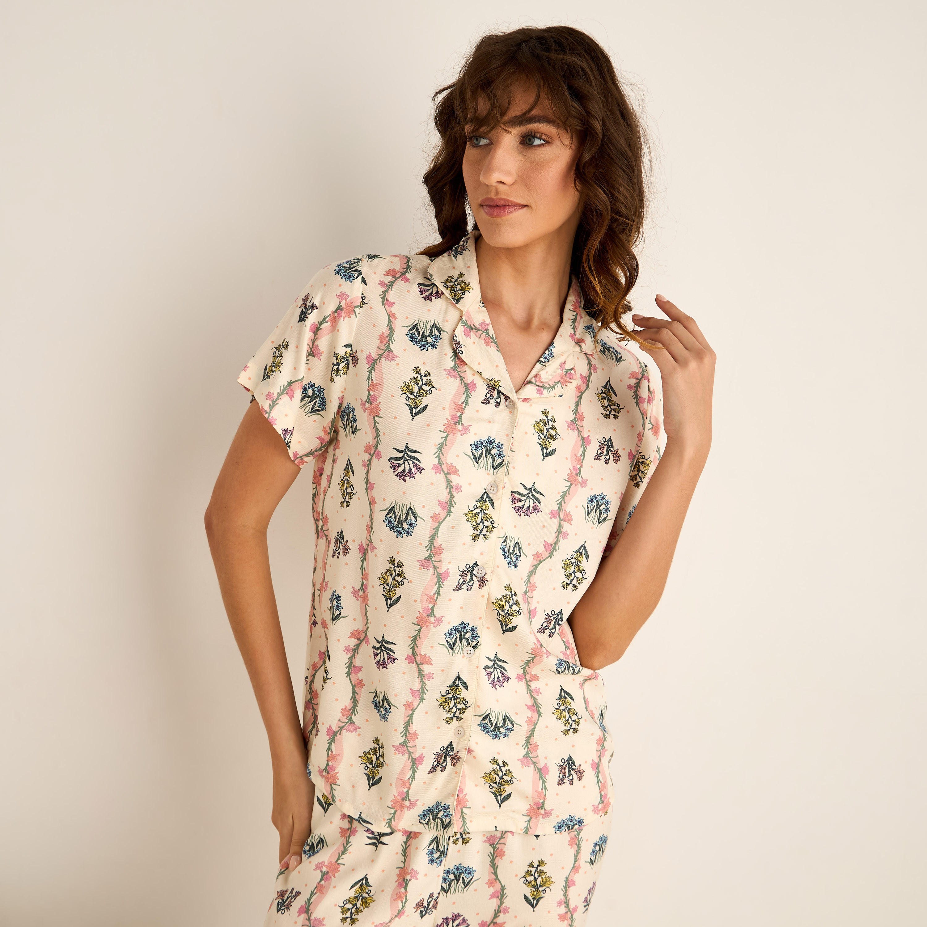طقم بيجاما قميص بأزرار وبنطلون من فيسكوز-women-clothing-nightwear-pyjamas-longsets-image-5
