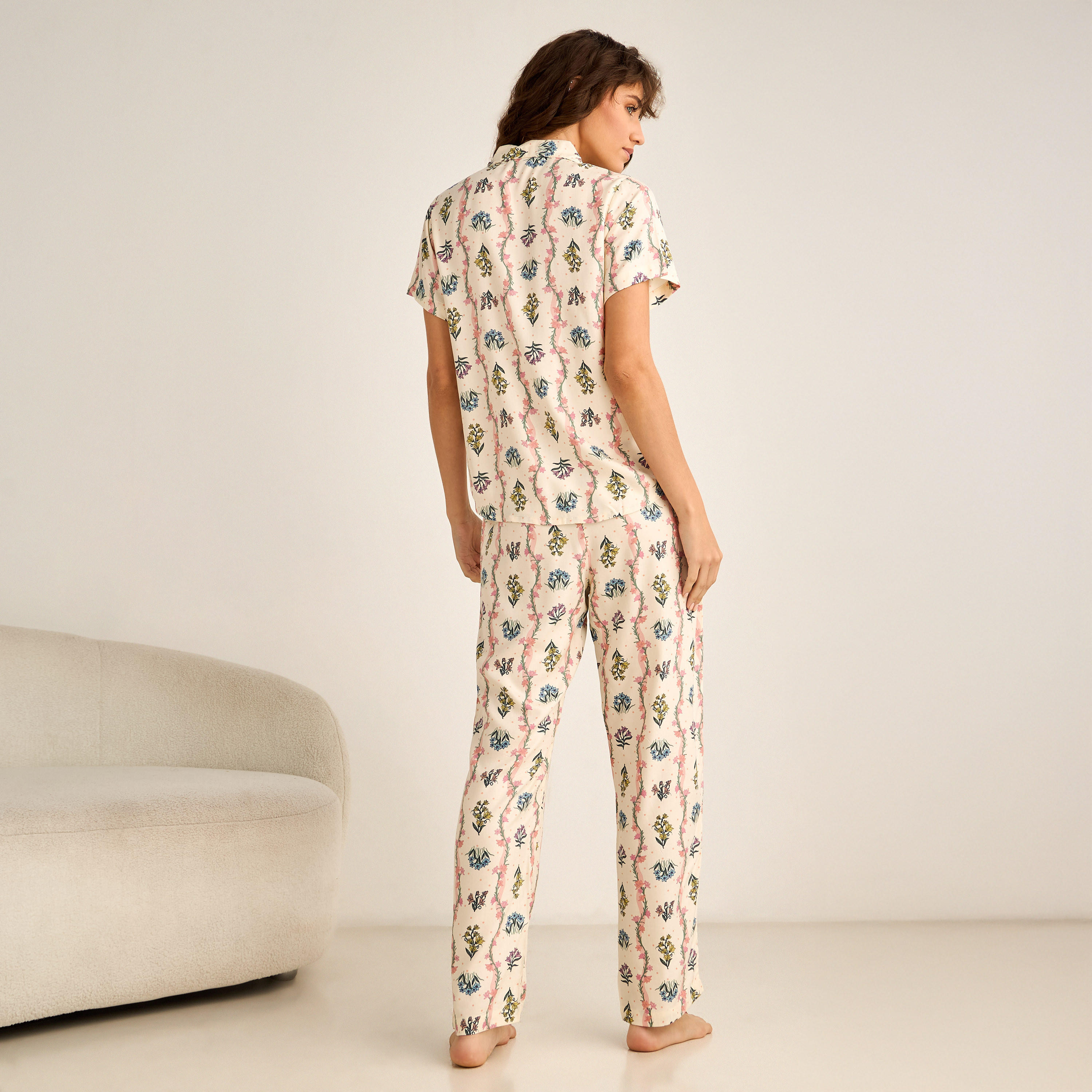 طقم بيجاما قميص بأزرار وبنطلون من فيسكوز-women-clothing-nightwear-pyjamas-longsets-image-4