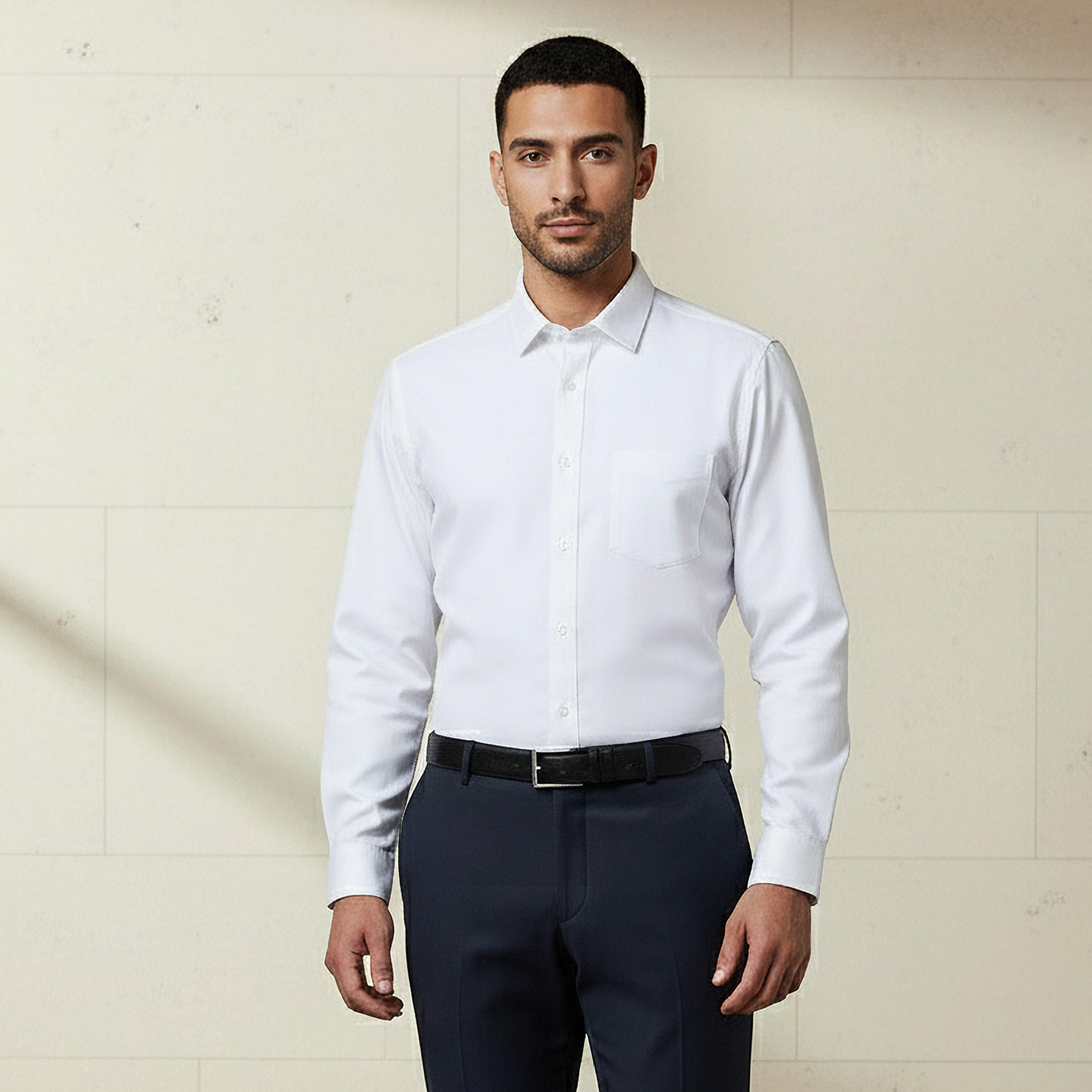قميص دوبي بارز الملمس بقصّة عادية بياقة-men-clothing-shirts-image-1