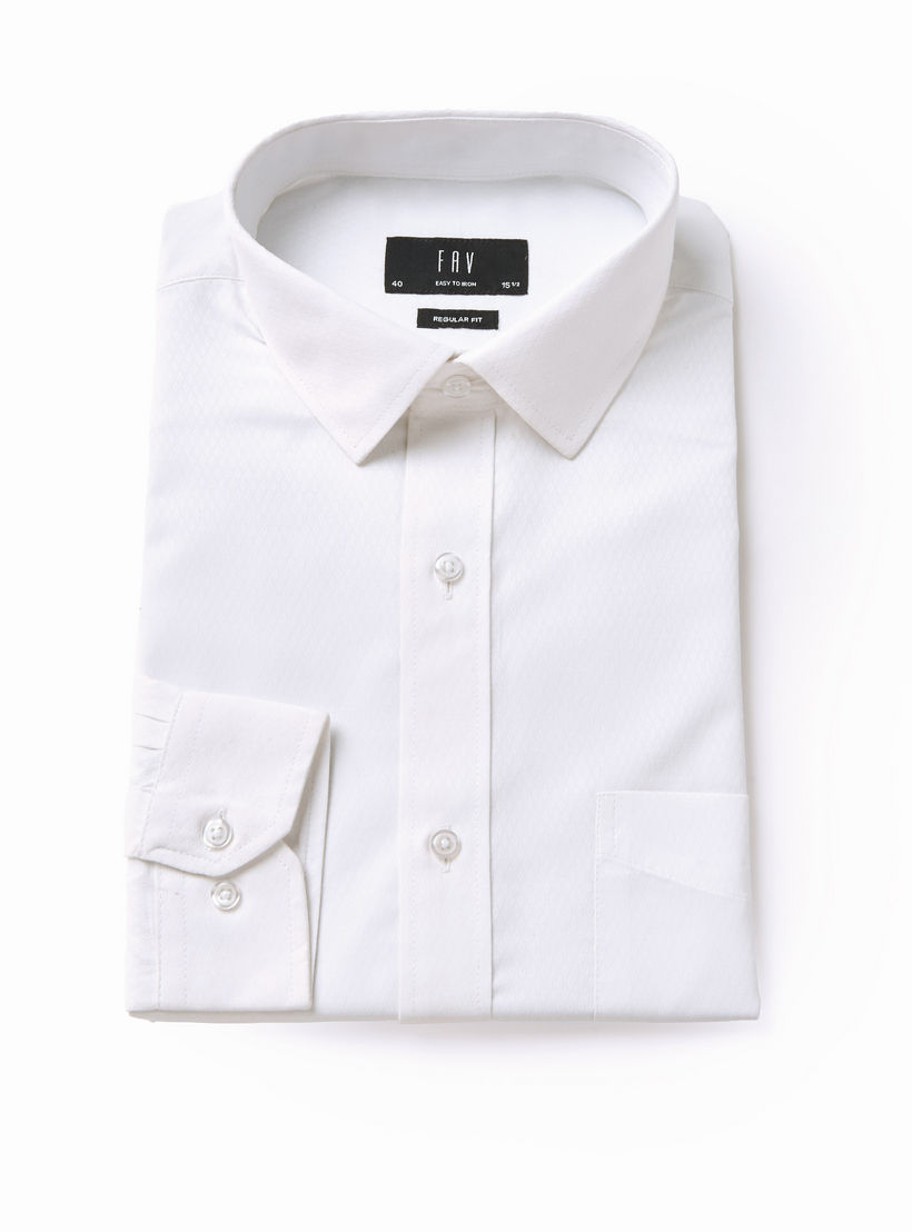 قميص دوبي بارز الملمس بقصّة عادية بياقة-men-clothing-shirts-image-5