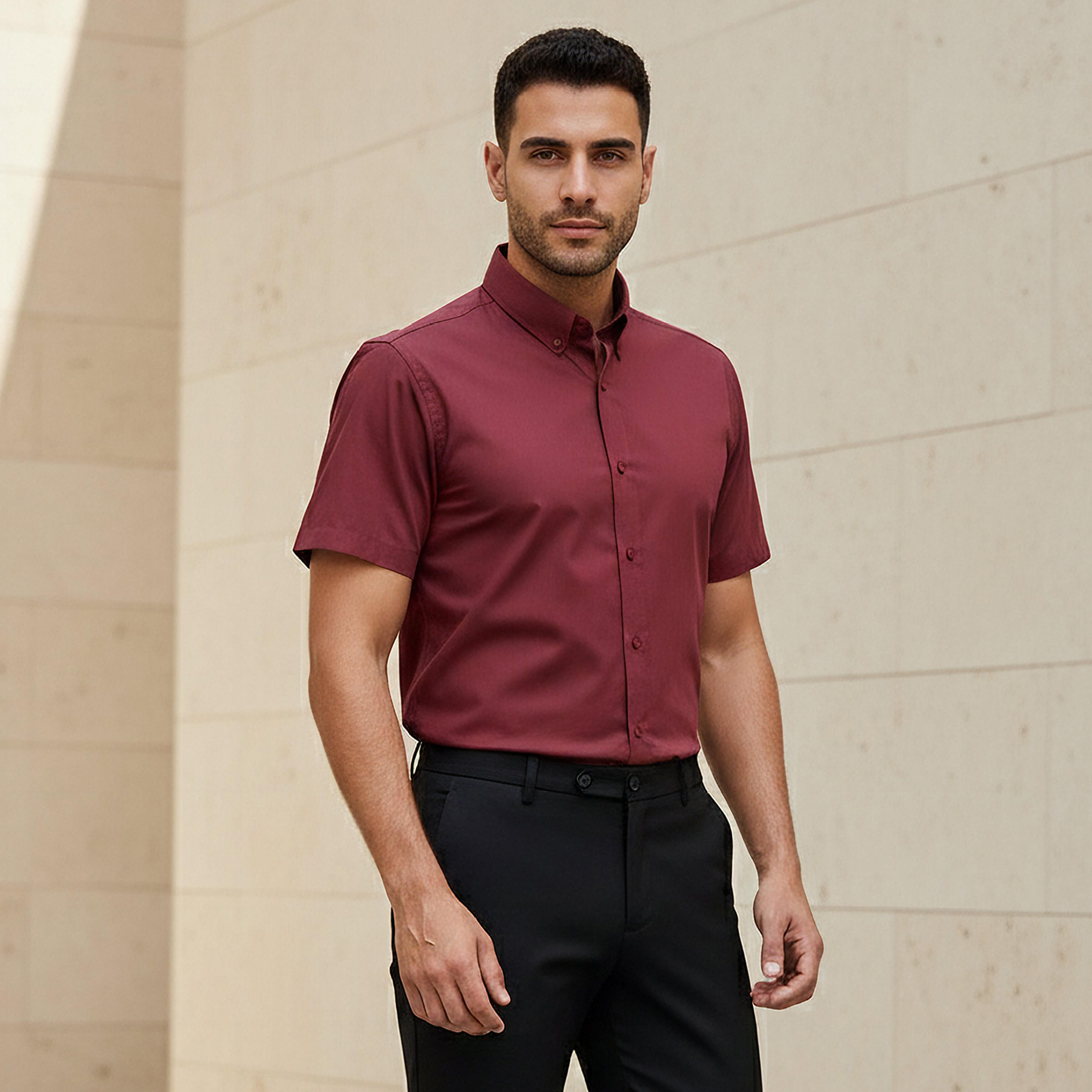 قميص بقصّة عادية وياقة عادية وأكمام قصيرة وأزرار للرجال-men-clothing-shirts-image-1