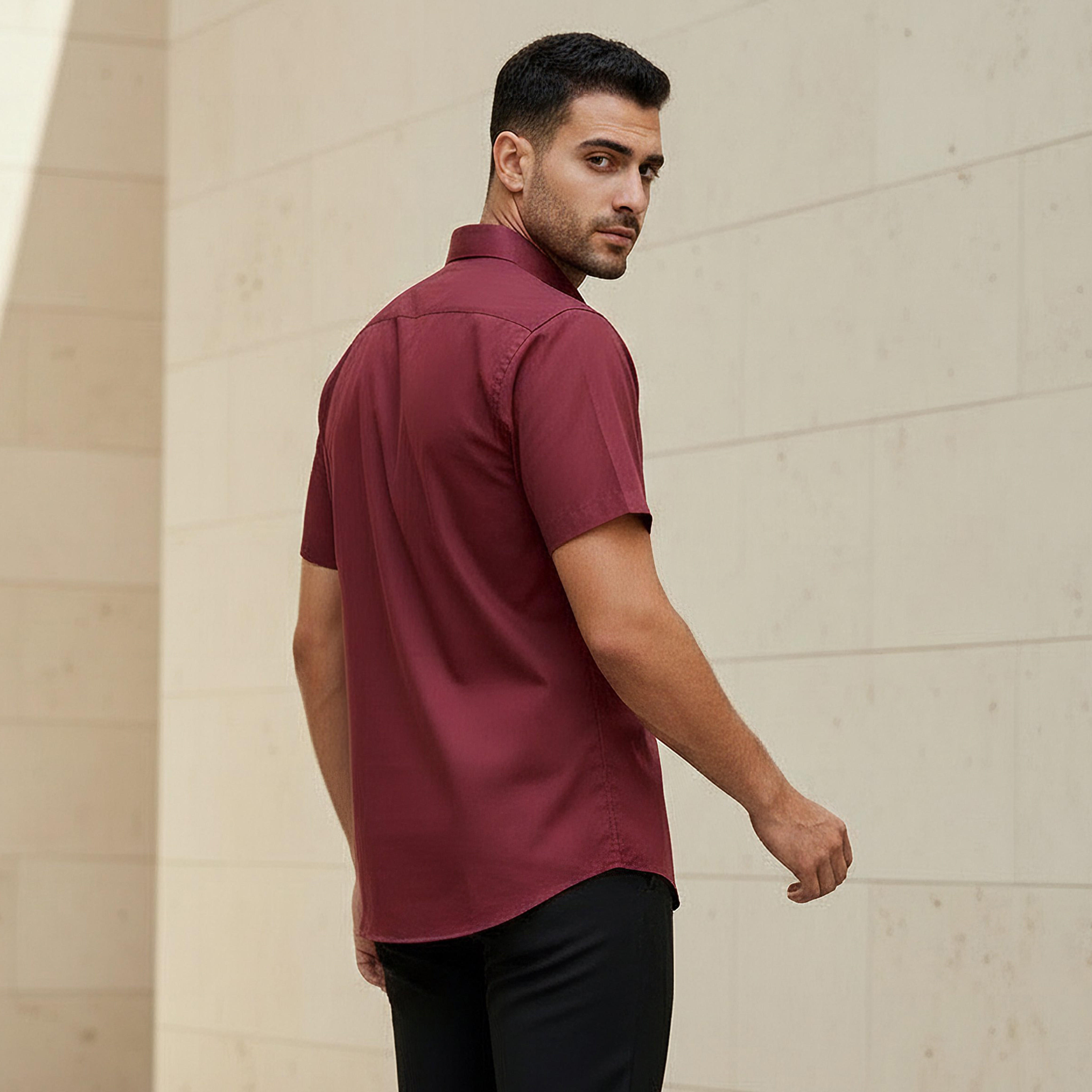 قميص بقصّة عادية وياقة عادية وأكمام قصيرة وأزرار للرجال-men-clothing-shirts-image-3