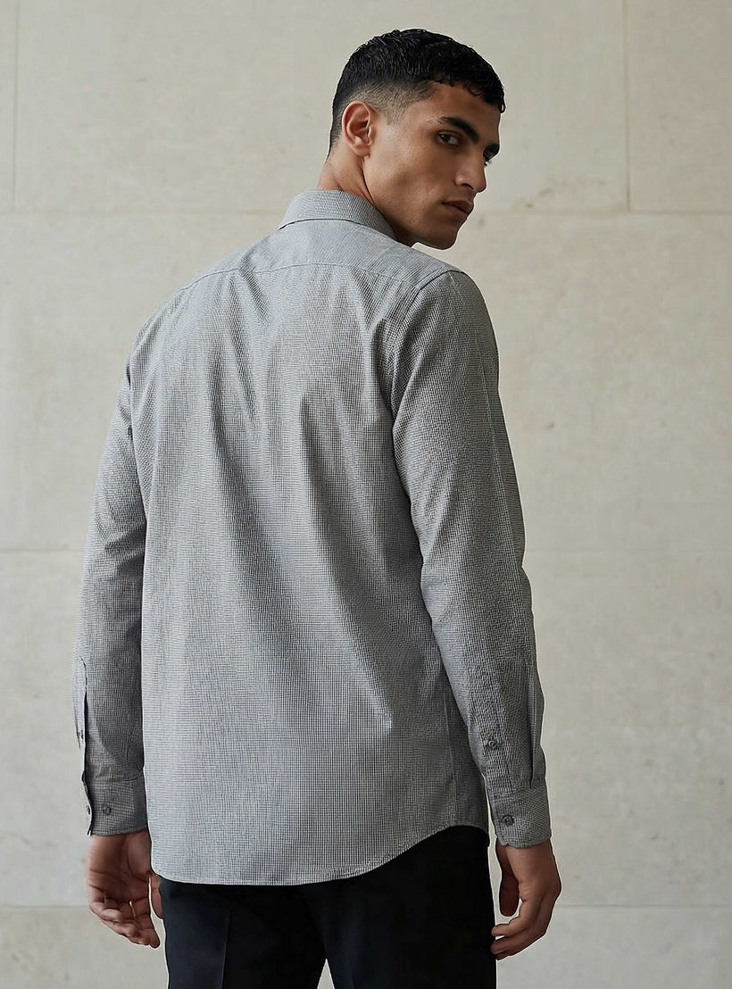 قميص رجالي بارز الملمس بأكمام طويلة وياقة وقصة ضيقة-men-clothing-shirts-image-3