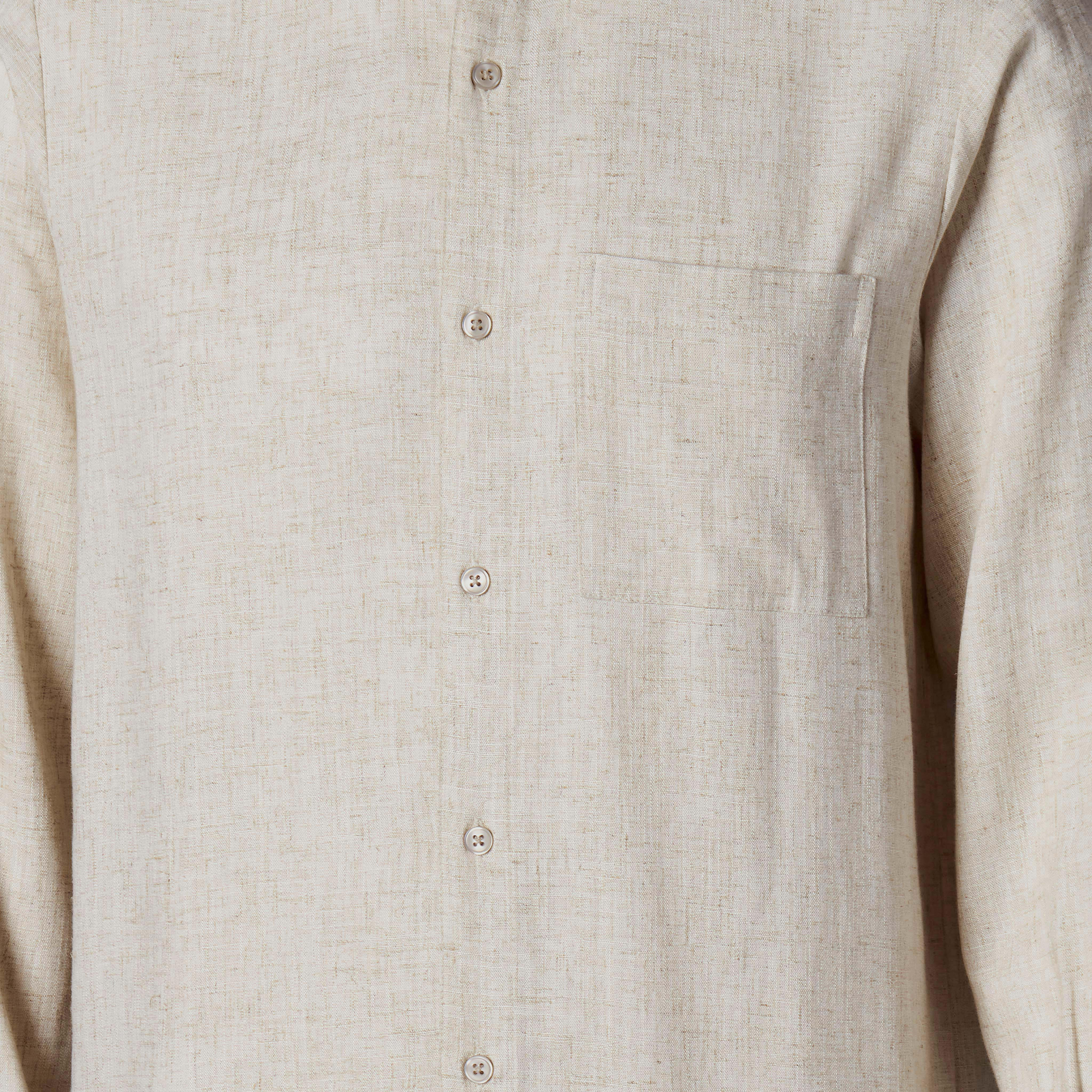 قميص من مزيج الكتان بقصة عادية وياقة عادية وأكمام طويلة للرجال-men-clothing-shirts-image-1