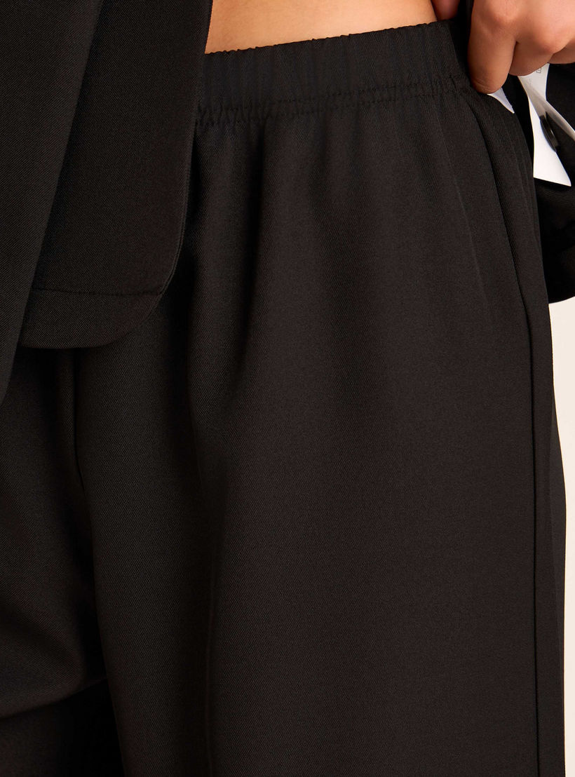 طقم منسق بلوزة ملفوفة وبنطلون واسع الساق-women-clothing-coordsets-image-7