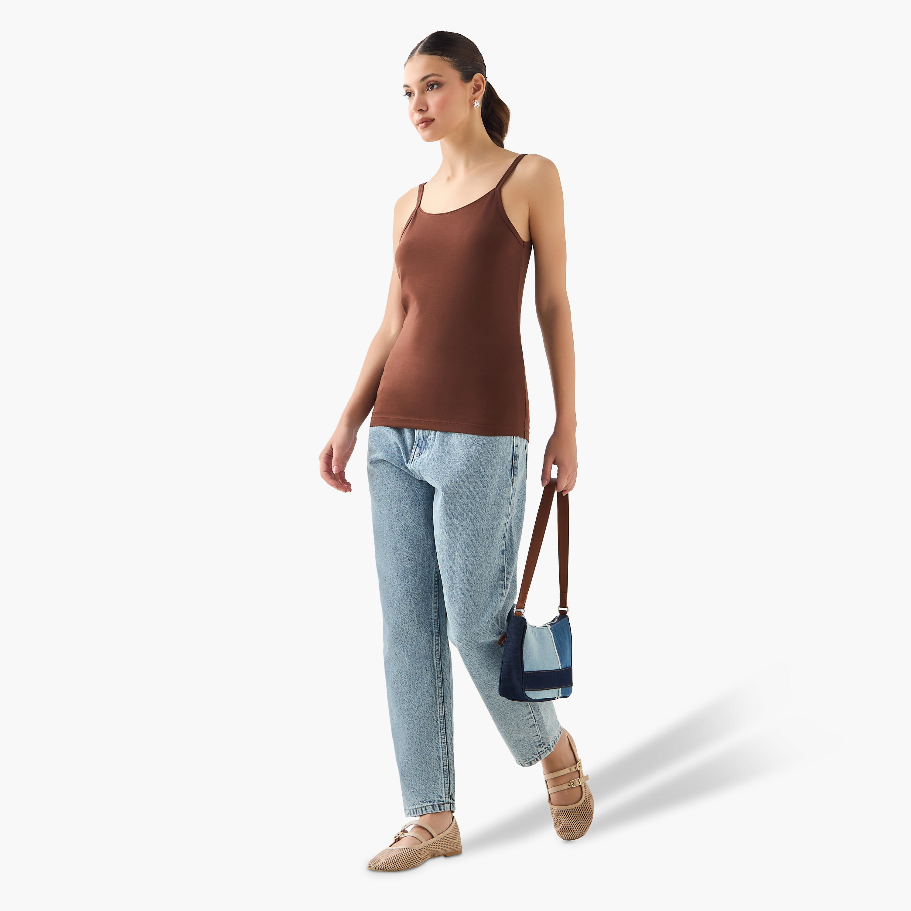 بنطلون جينز بقصة مام وخصر مرتفع للنساء-women-clothing-bottoms-jeans-image-2