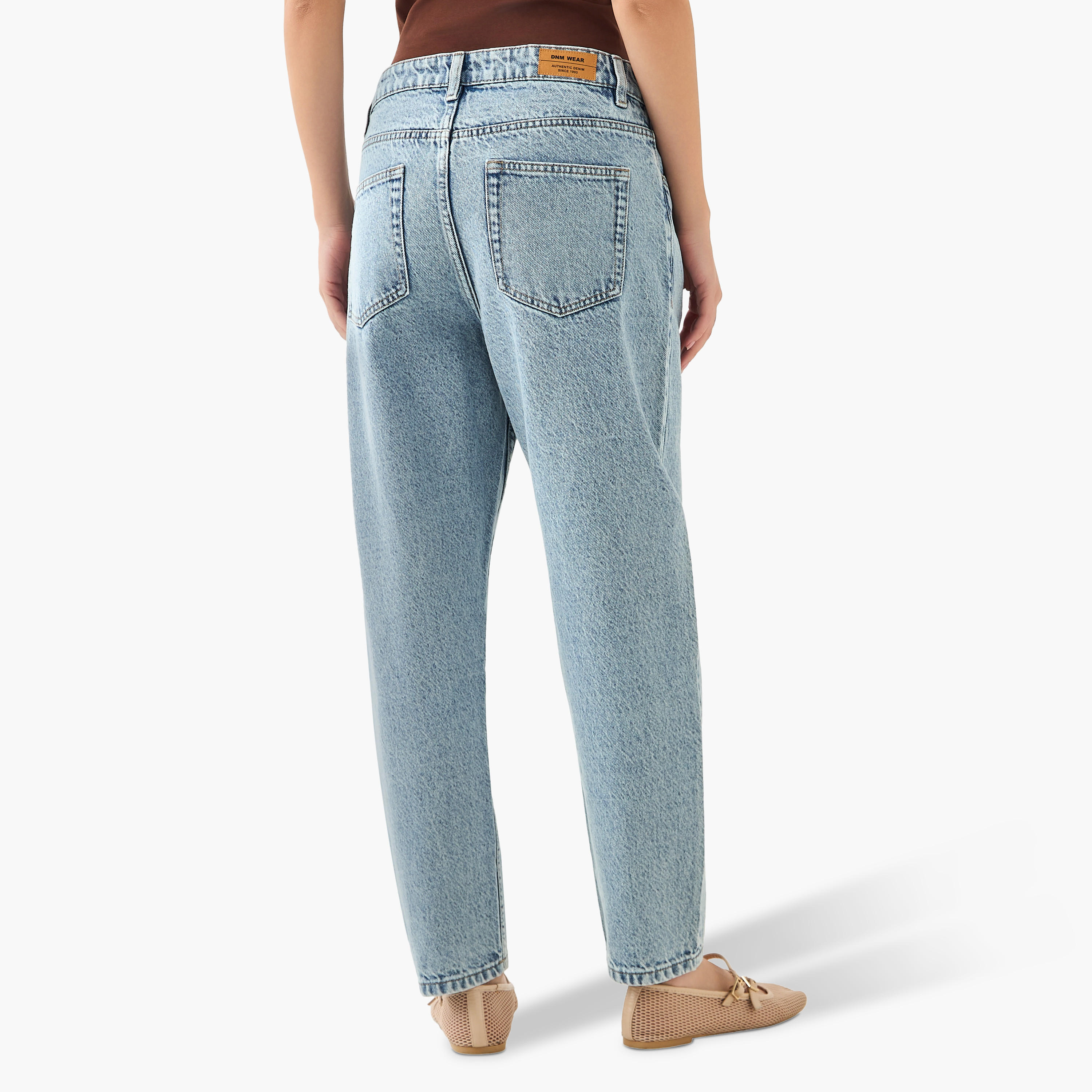 بنطلون جينز بقصة مام وخصر مرتفع للنساء-women-clothing-bottoms-jeans-image-4