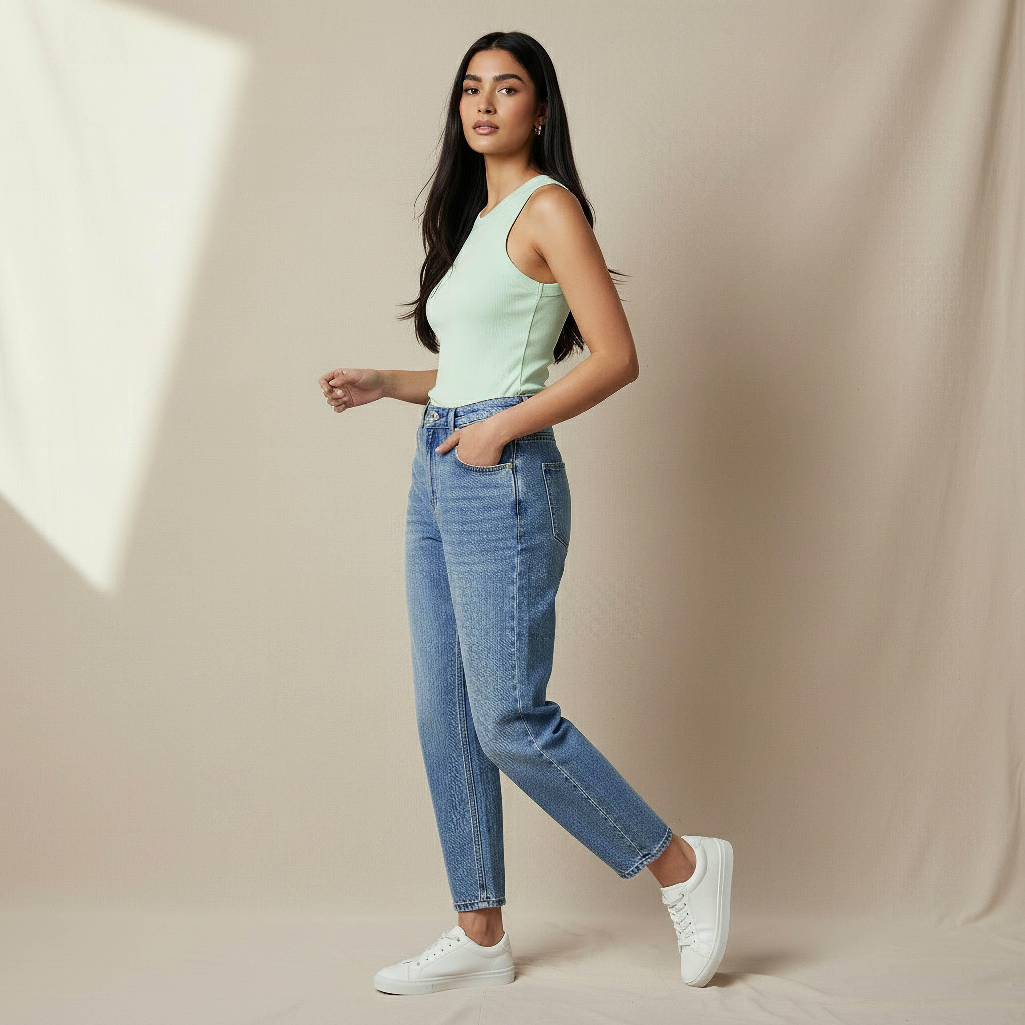 بنطلون جينز بقصة مام وخصر مرتفع للنساء-women-clothing-bottoms-jeans-image-5
