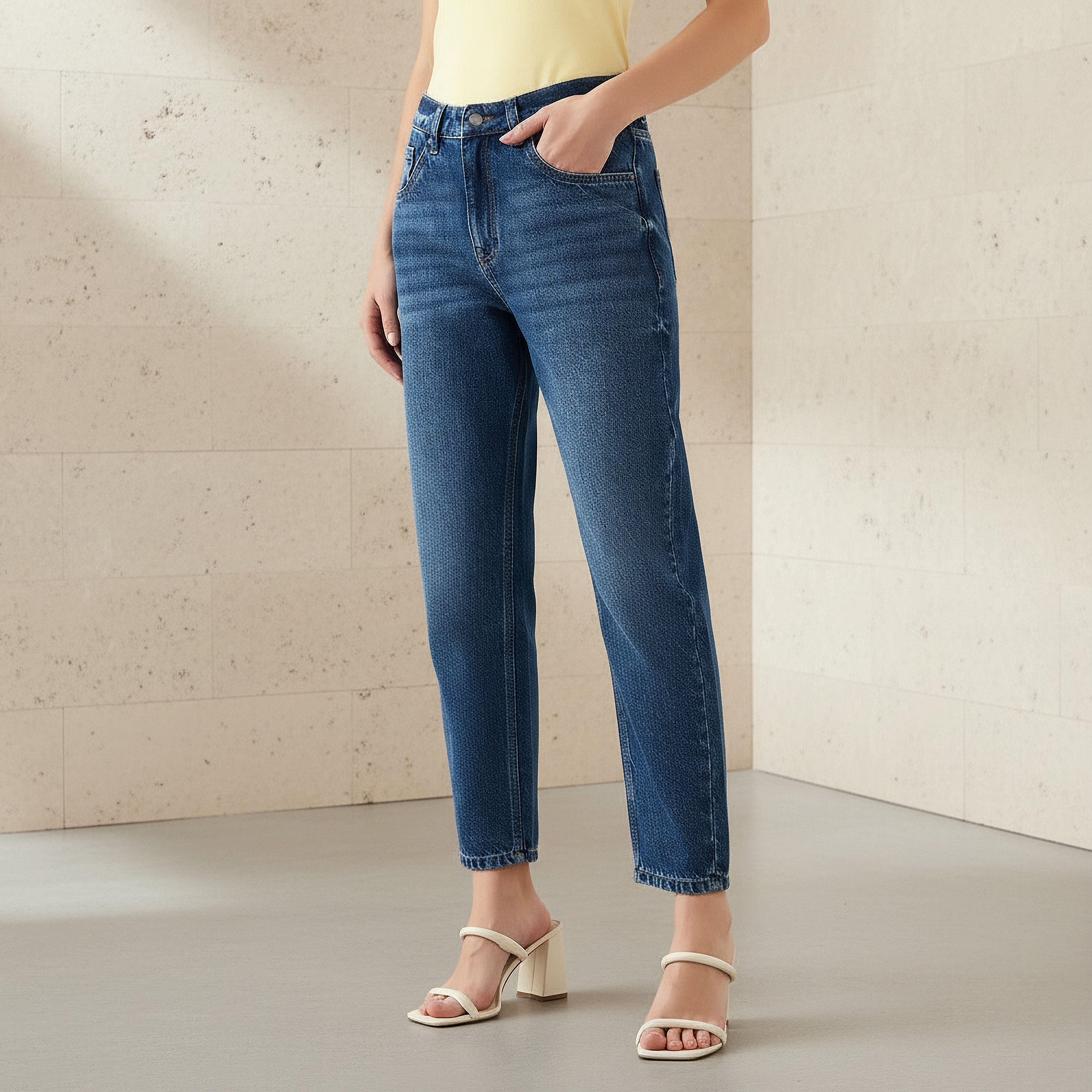 بنطلون جينز بقصة مام وخصر مرتفع للنساء-women-clothing-bottoms-jeans-image-1