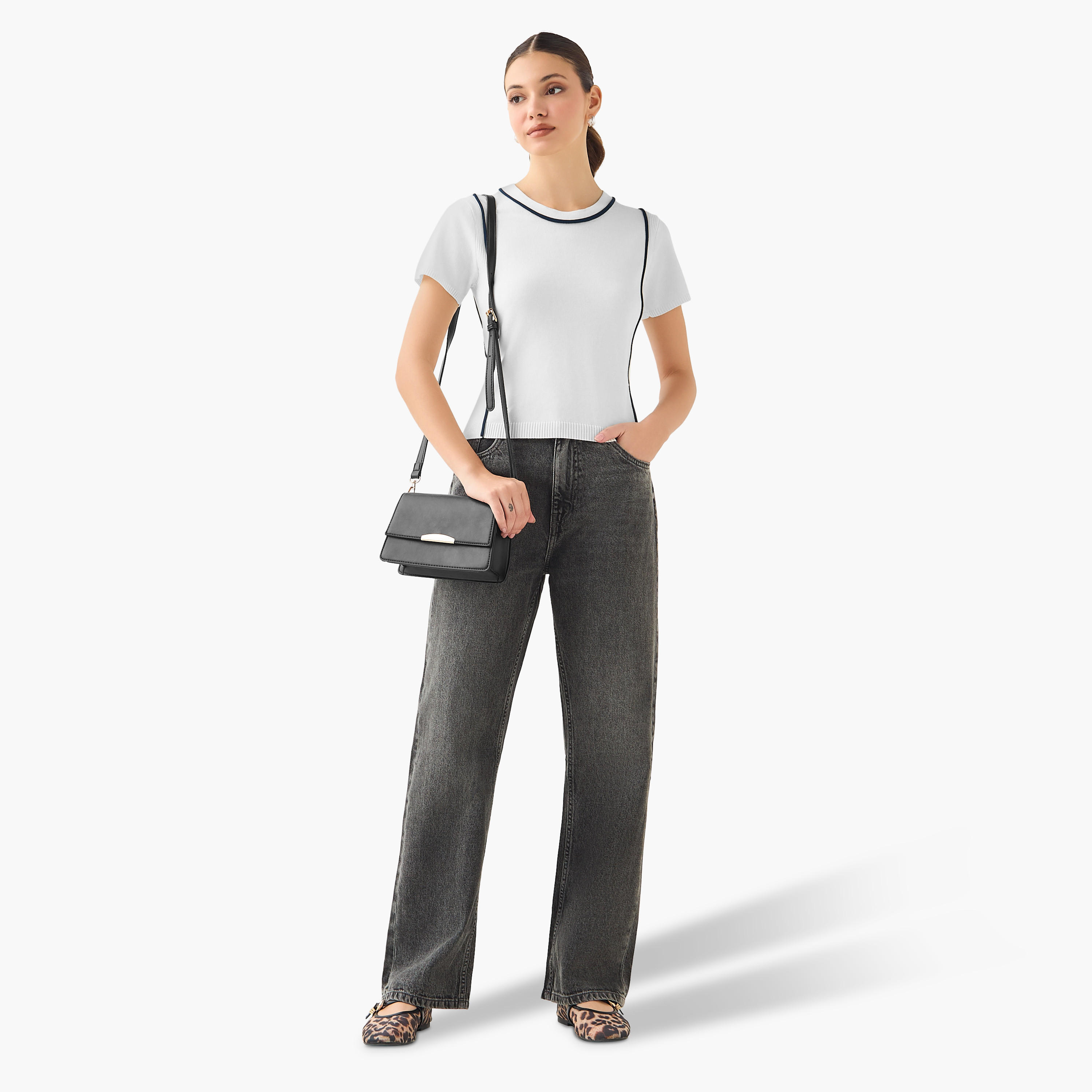 بنطلون جينز بقصة مستقيمة وخصر متوسط الارتفاع للنساء-women-clothing-bottoms-jeans-image-2