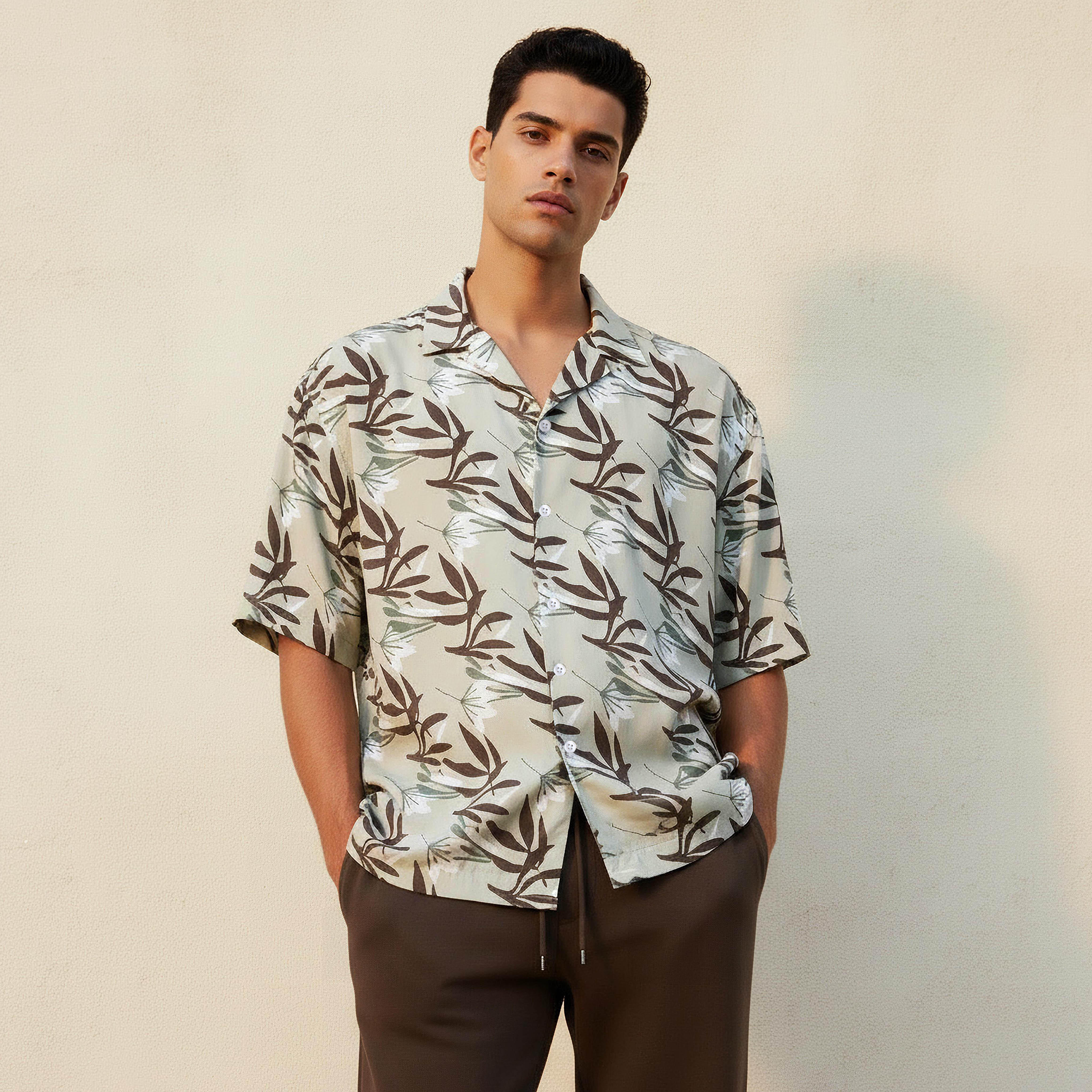 قميص فيسكوز بقصة عادية وياقة كامب وأكمام قصيرة للرجال-men-clothing-shirts-image-1