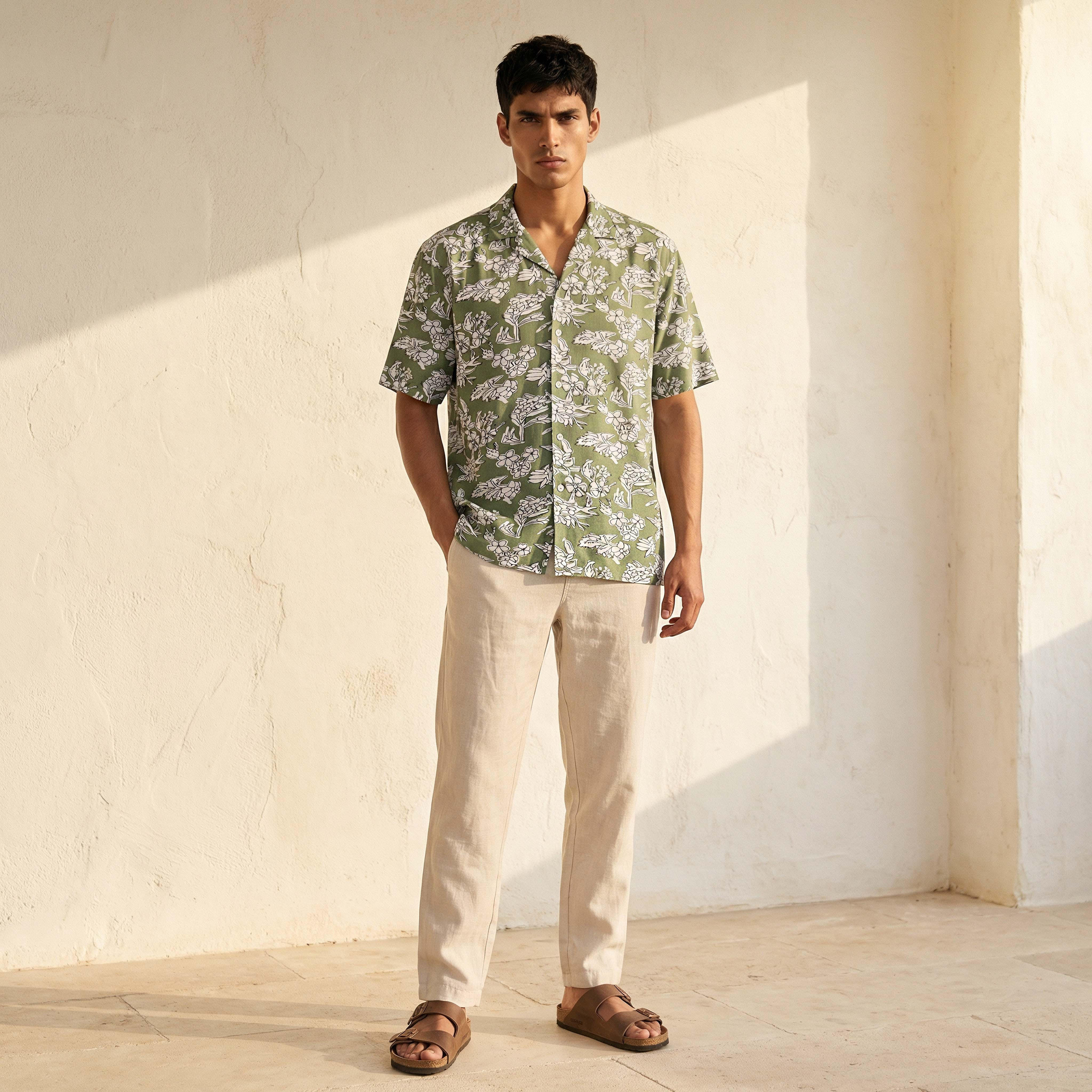 قميص فيسكوز بقصة عادية وياقة كامب وطبعات وأكمام قصيرة للرجال-men-clothing-shirts-image-3