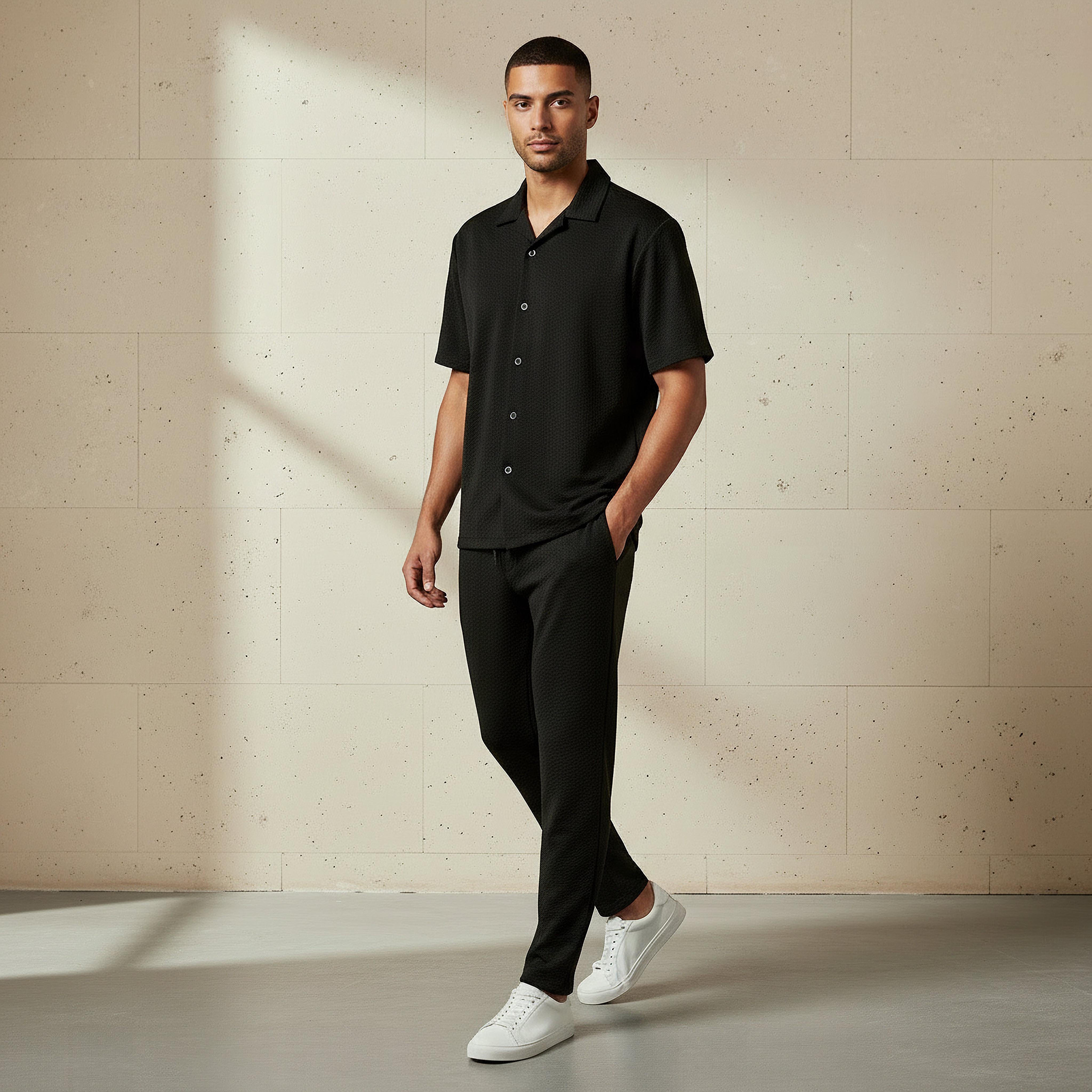 طقم قميص وبنطلون بارز الملمس-men-clothing-sportswearandactivewear-tracksuits-image-1
