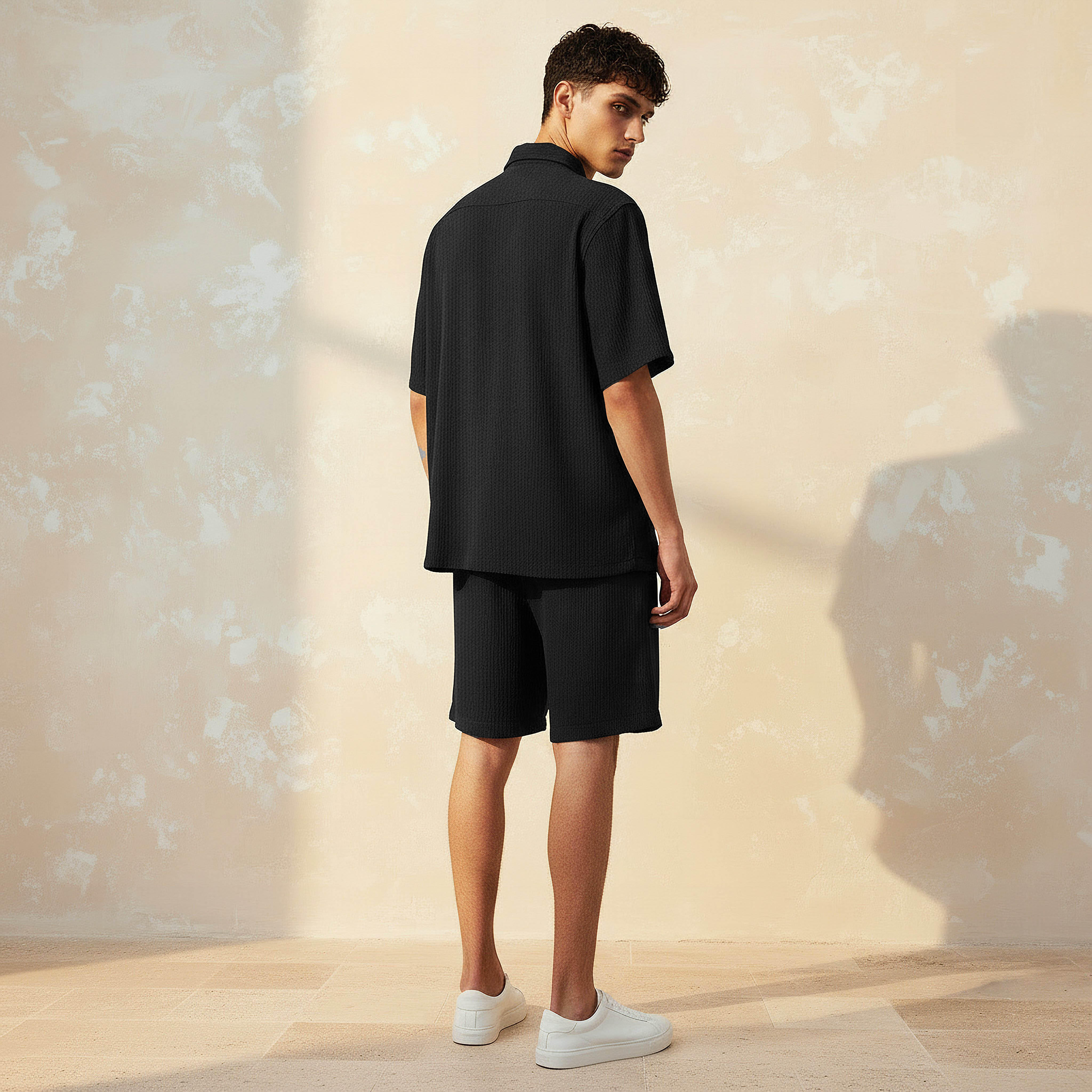 طقم قميص بارز الملمس بأكمام قصيرة وشورت-men-clothing-coordsets-image-4