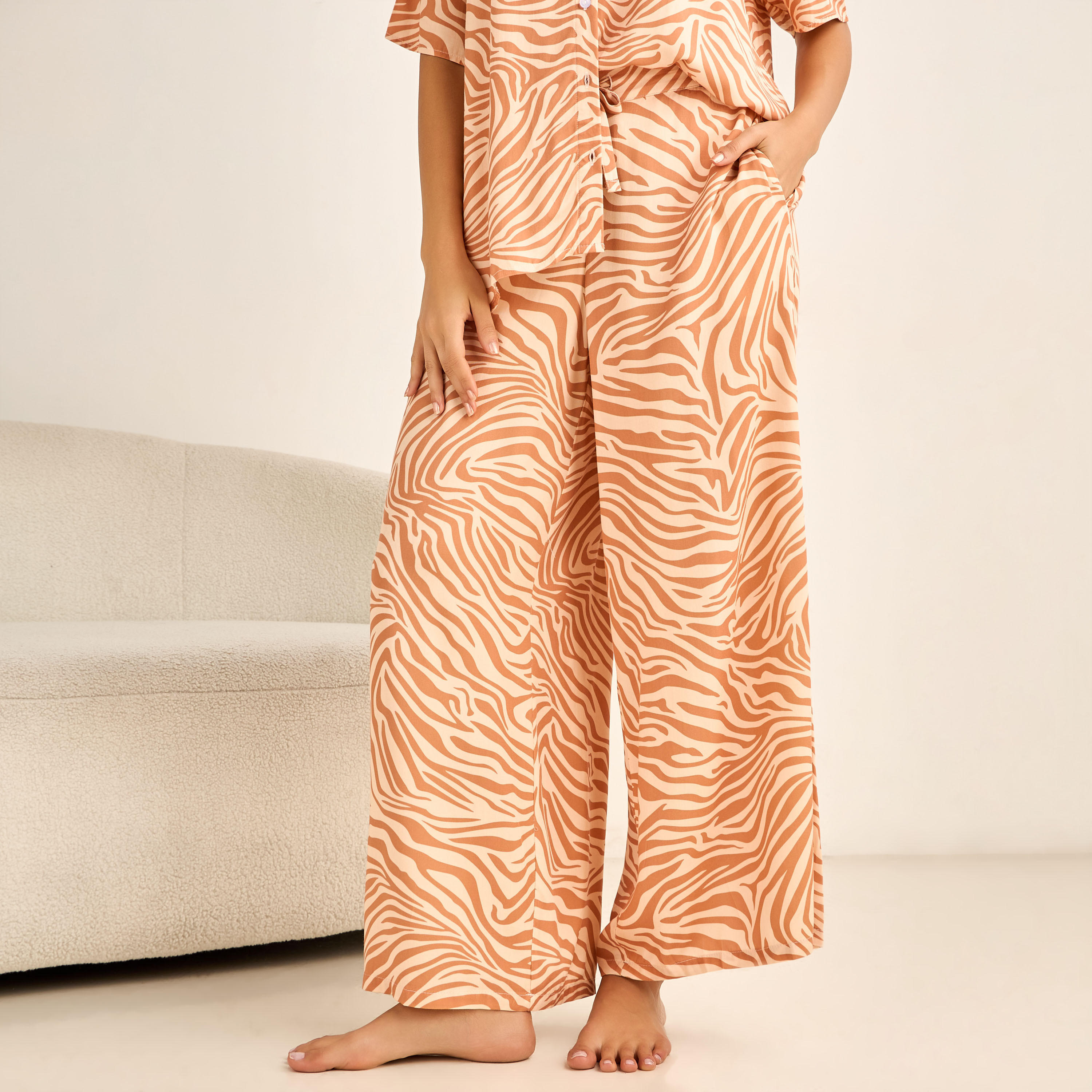 طقم قميص بأزرار وبنطلون بيجاما من آدارايا-women-clothing-nightwear-pyjamas-longsets-image-3