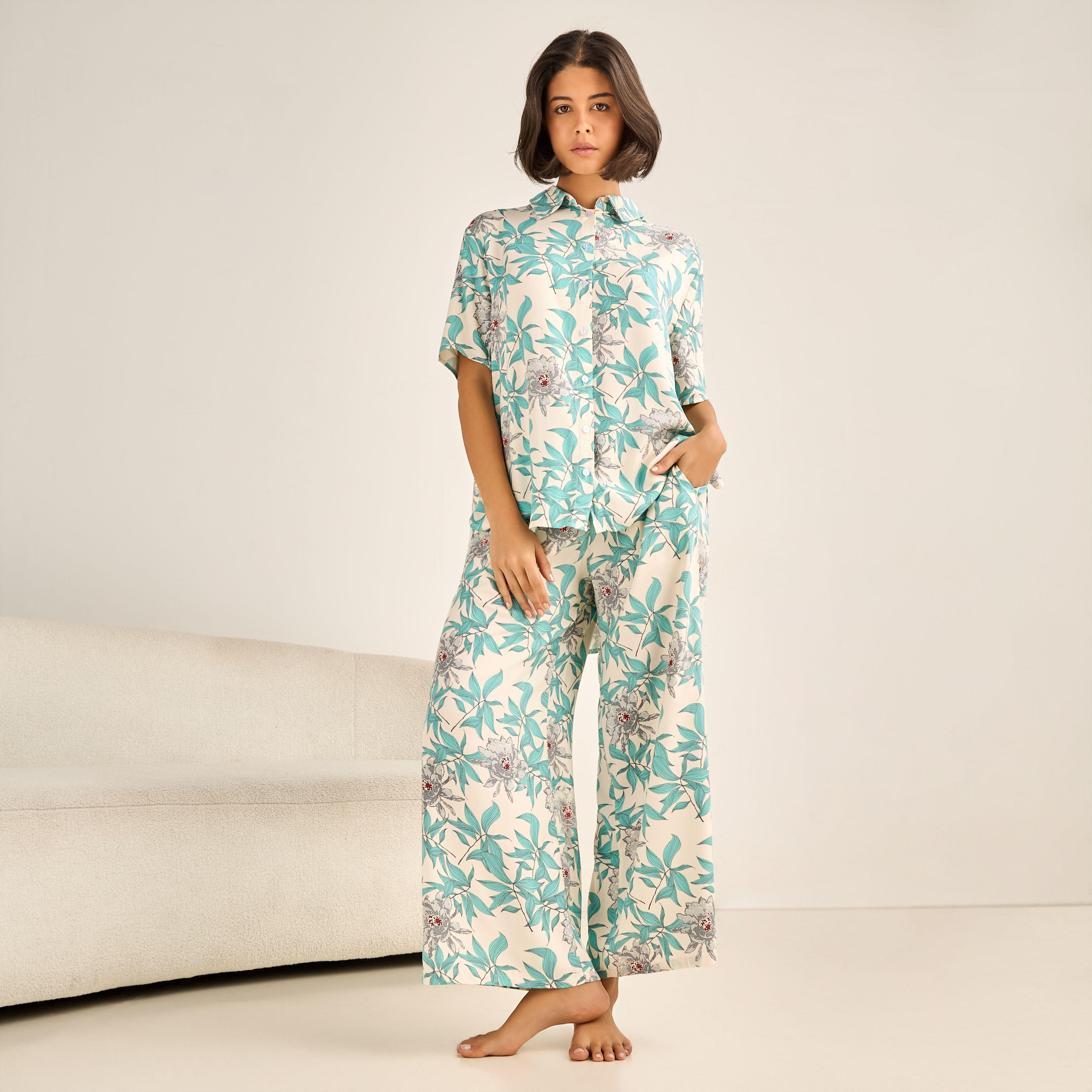 طقم بيجاما بقميص بأزرار وبنطلون من أدارايا-women-clothing-nightwear-pyjamas-longsets-image-1