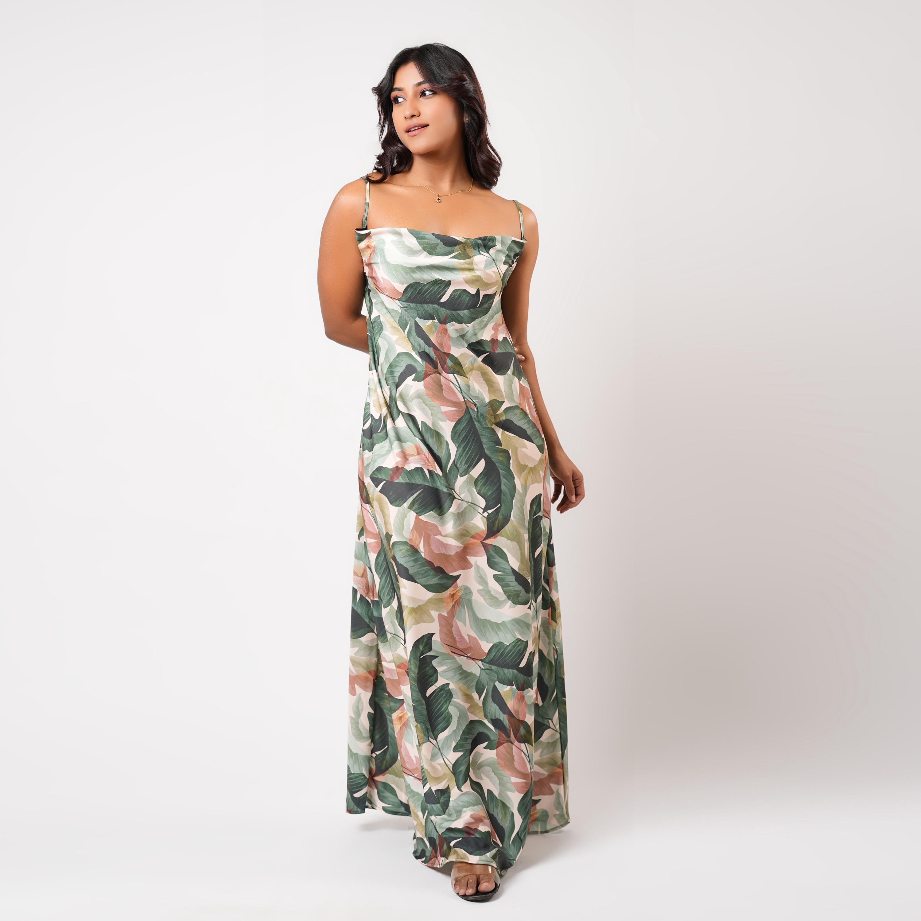 فستان نوم ماكسي بدون أكمام بطبعات استوائية من آدارايا-women-clothing-nightwear-nighties-image-1