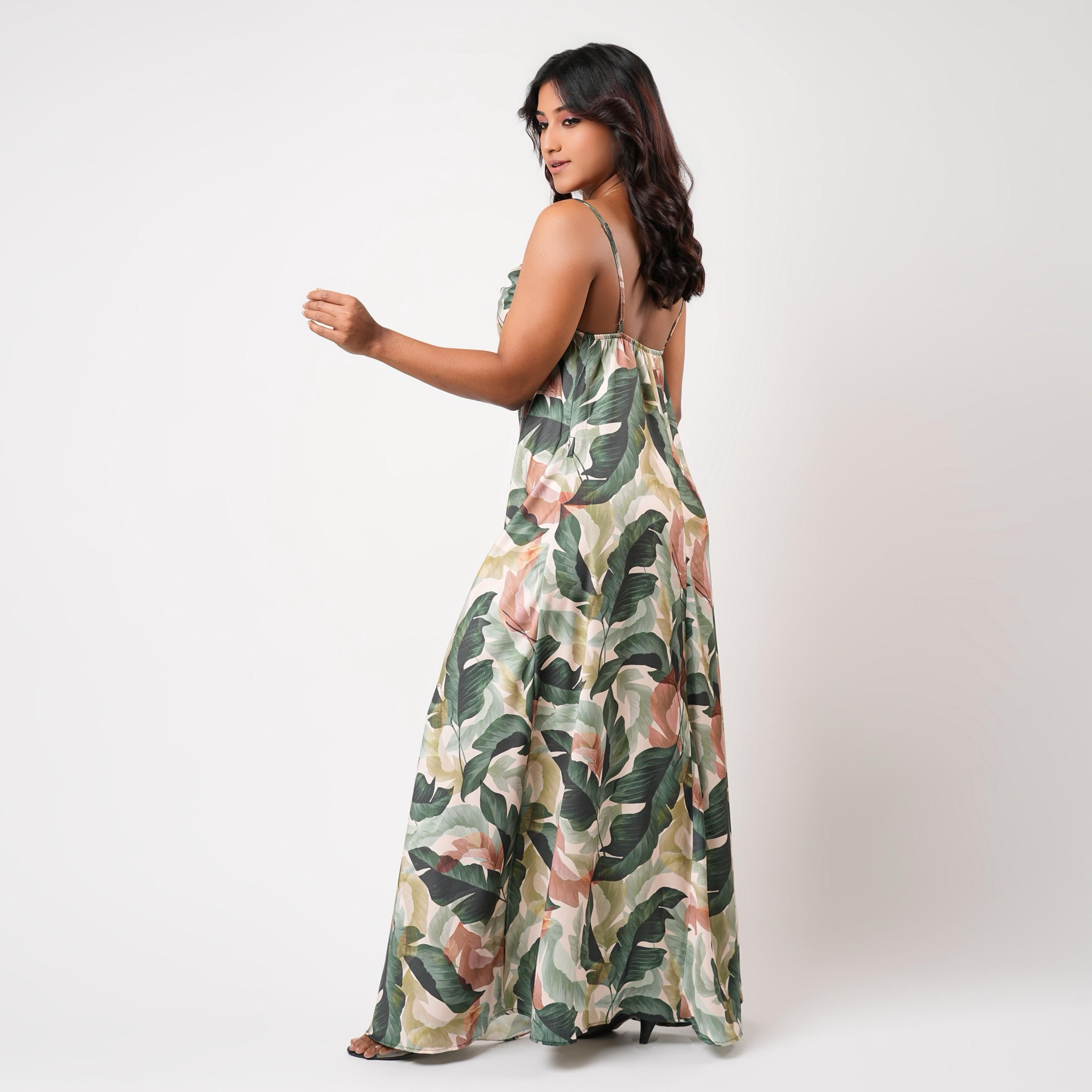 فستان نوم ماكسي بدون أكمام بطبعات استوائية من آدارايا-women-clothing-nightwear-nighties-image-2