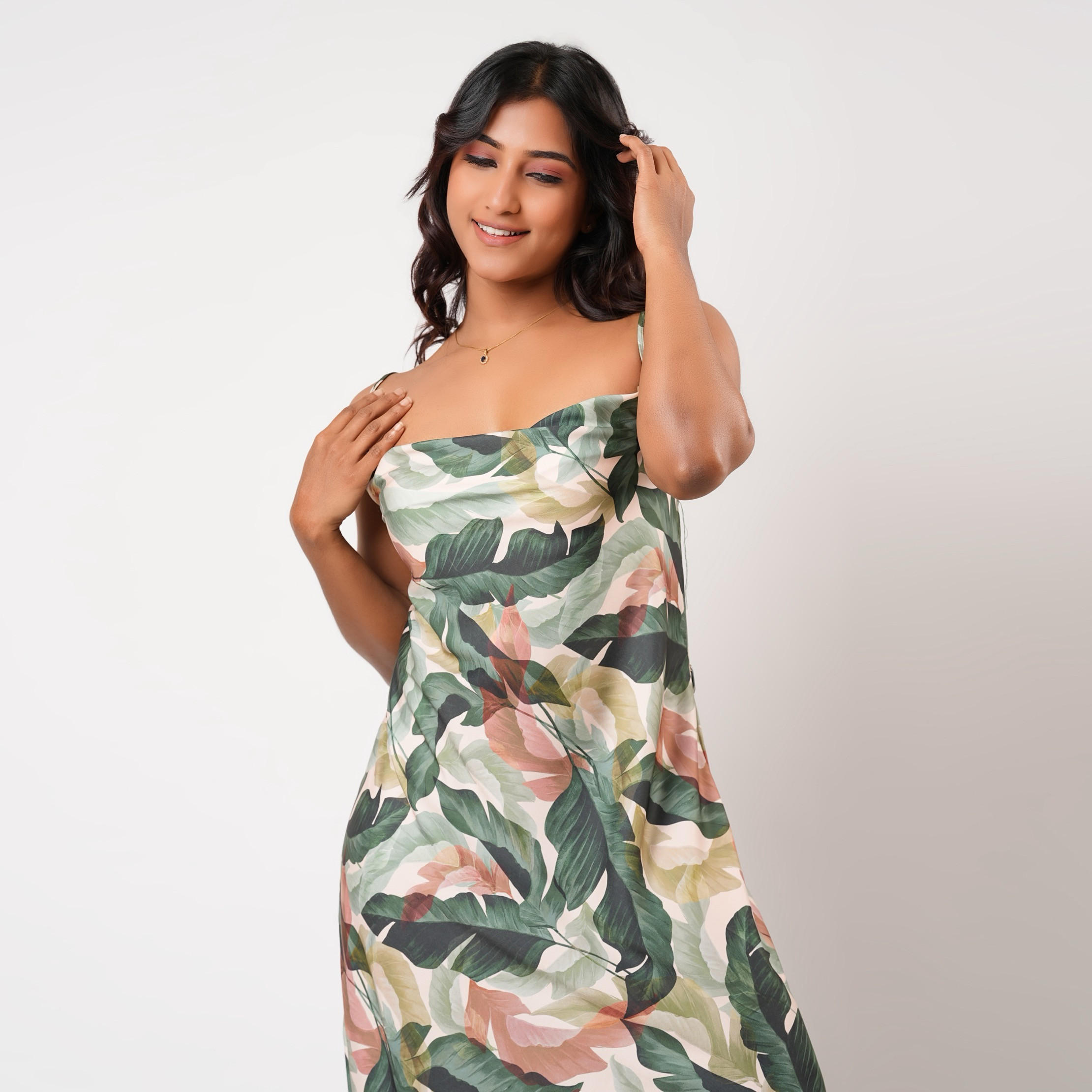 فستان نوم ماكسي بدون أكمام بطبعات استوائية من آدارايا-women-clothing-nightwear-nighties-image-4