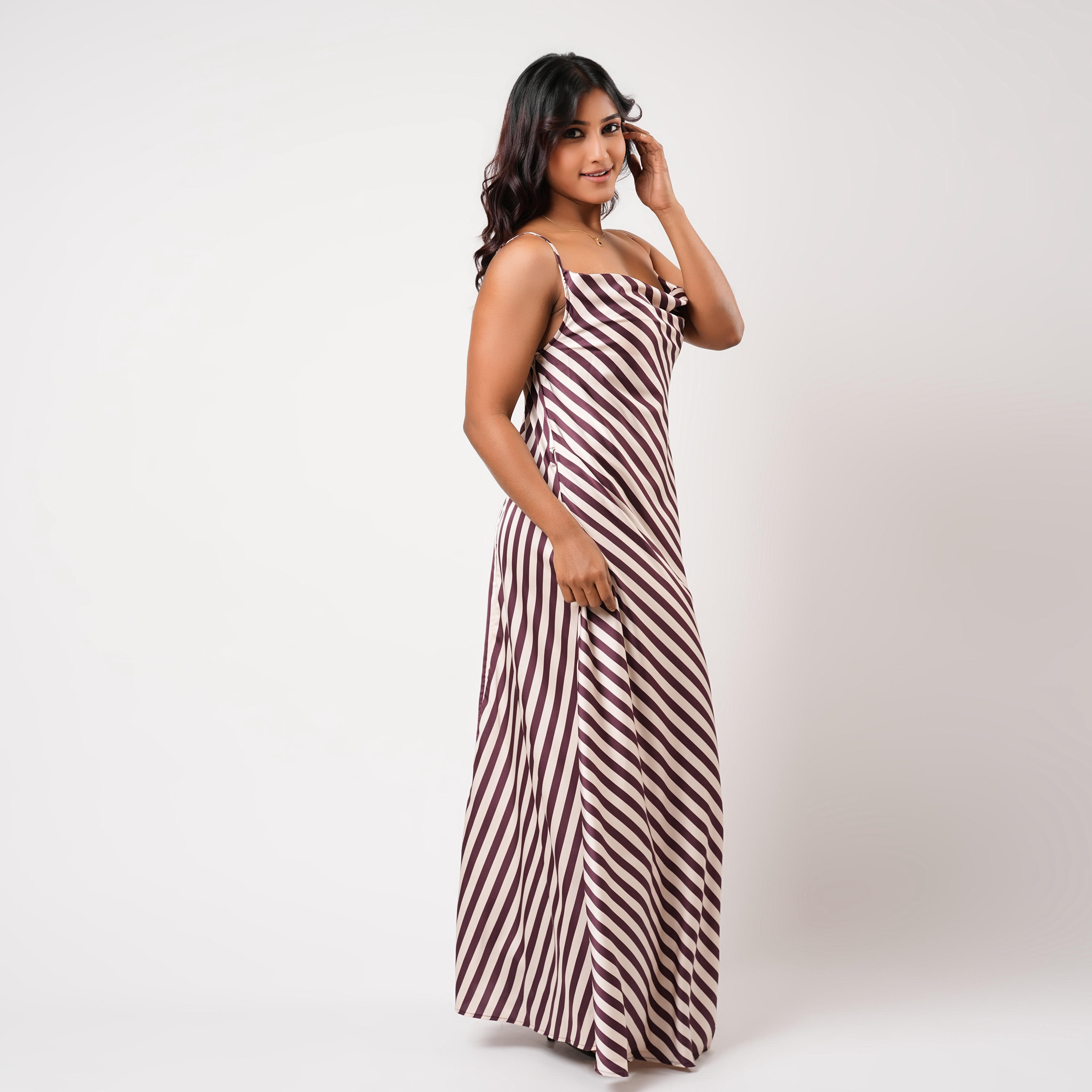 فستان نوم ماكسي بدون أكمام مخطّط من آدارايا-women-clothing-nightwear-nighties-image-2