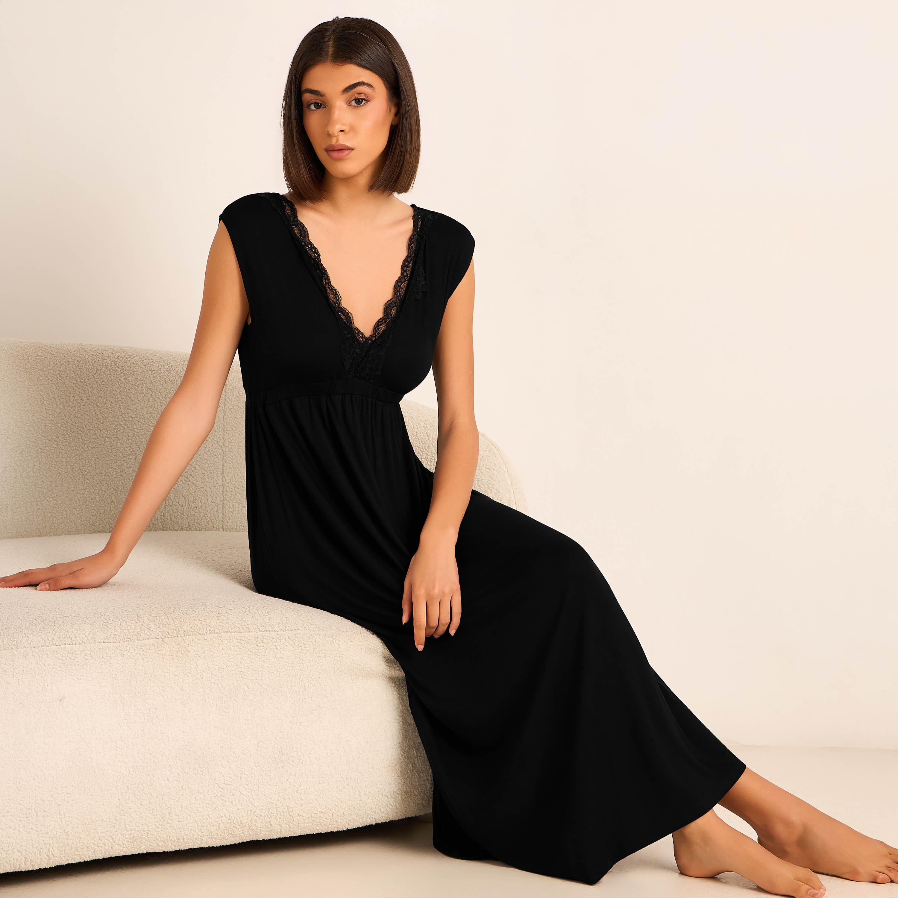قميص نوم بأكمام قصيرة وحافة دانتيل من أدارايا-women-clothing-nightwear-nighties-image-2