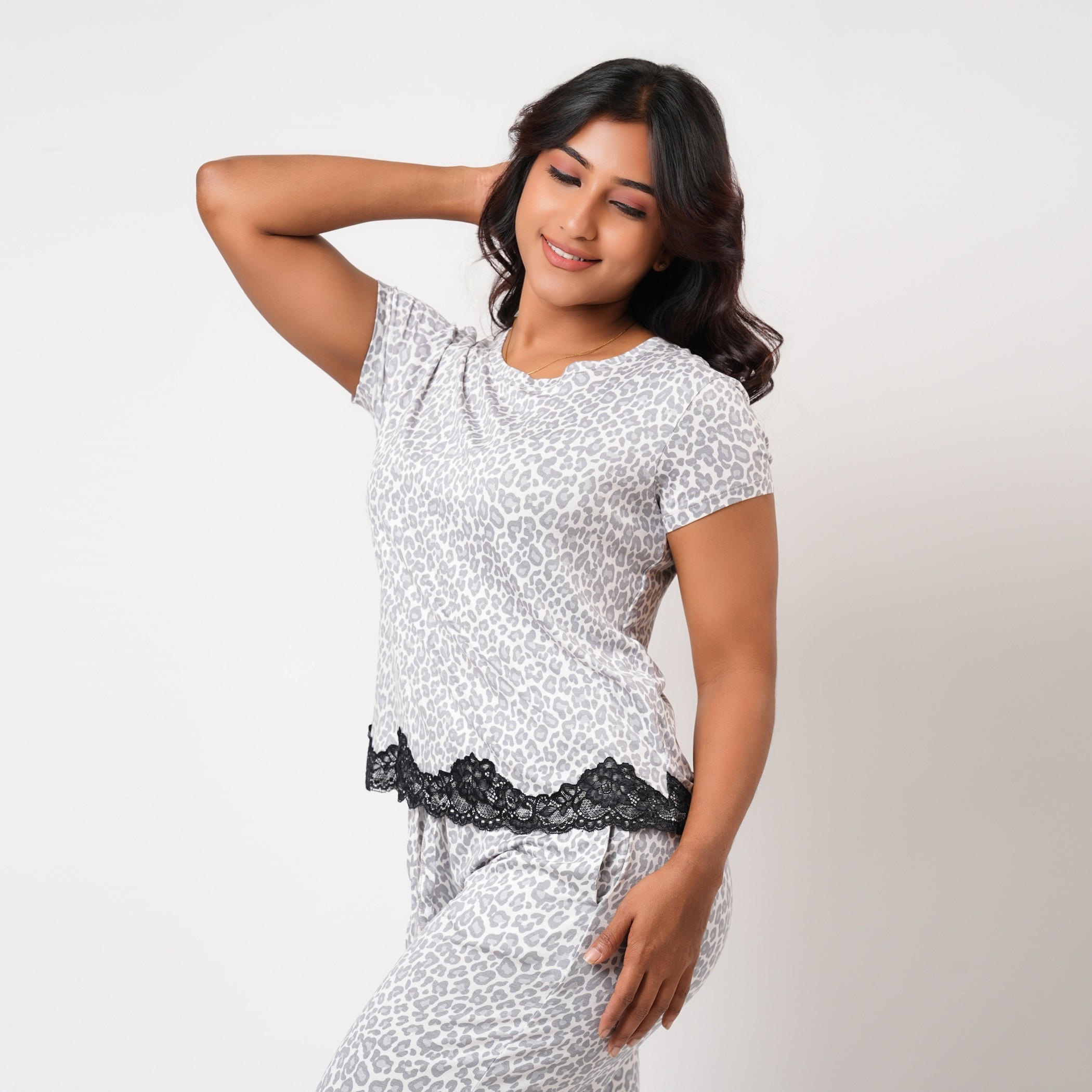 Aadaraya Pyjama Set T-shirt & Trousers-women-clothing-nightwear-pyjamas-longsets-image-4