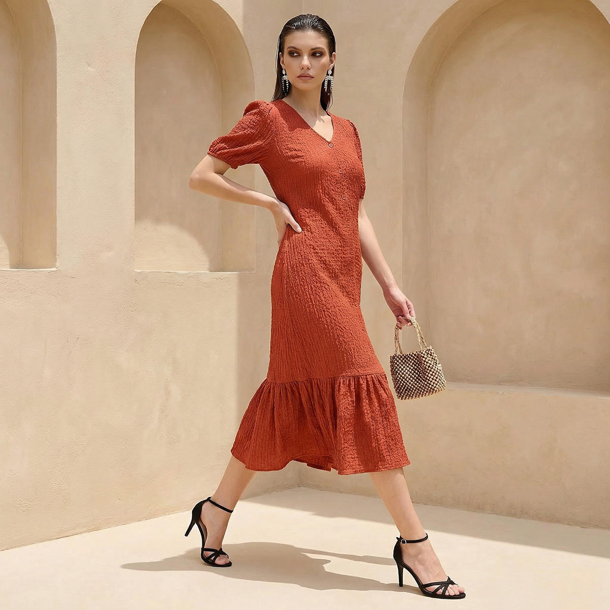 فستان ميدي بارز الملمس بأكمام منفوخة-women-clothing-dresses-image-1