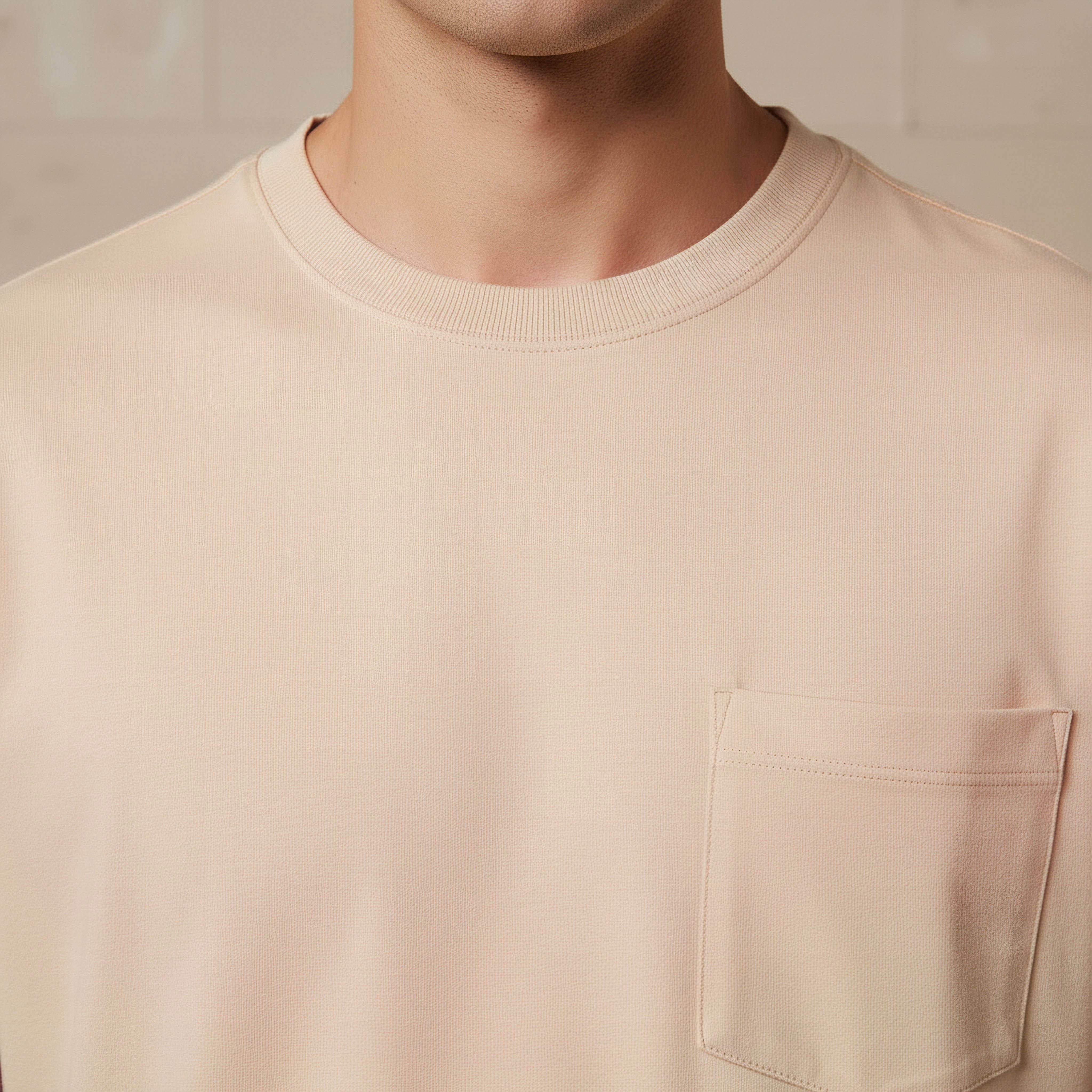 تيشيرت بقصة عادية وياقة ضيقة وأكمام قصيرة وطبعات للرجال-men-clothing-tshirtsandpolos-tshirts-image-2