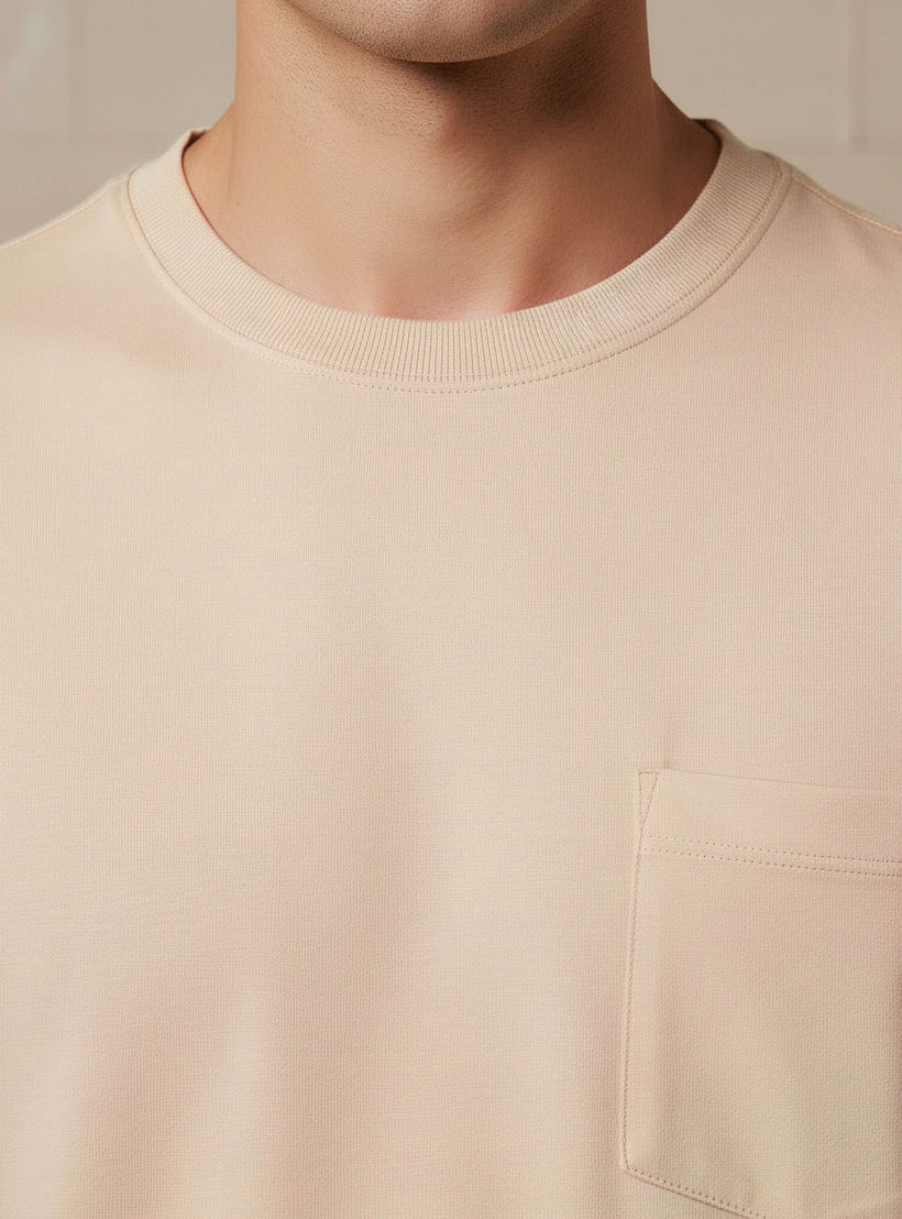 تيشيرت بقصة عادية وياقة ضيقة وأكمام قصيرة وطبعات للرجال-men-clothing-tshirtsandpolos-tshirts-image-2