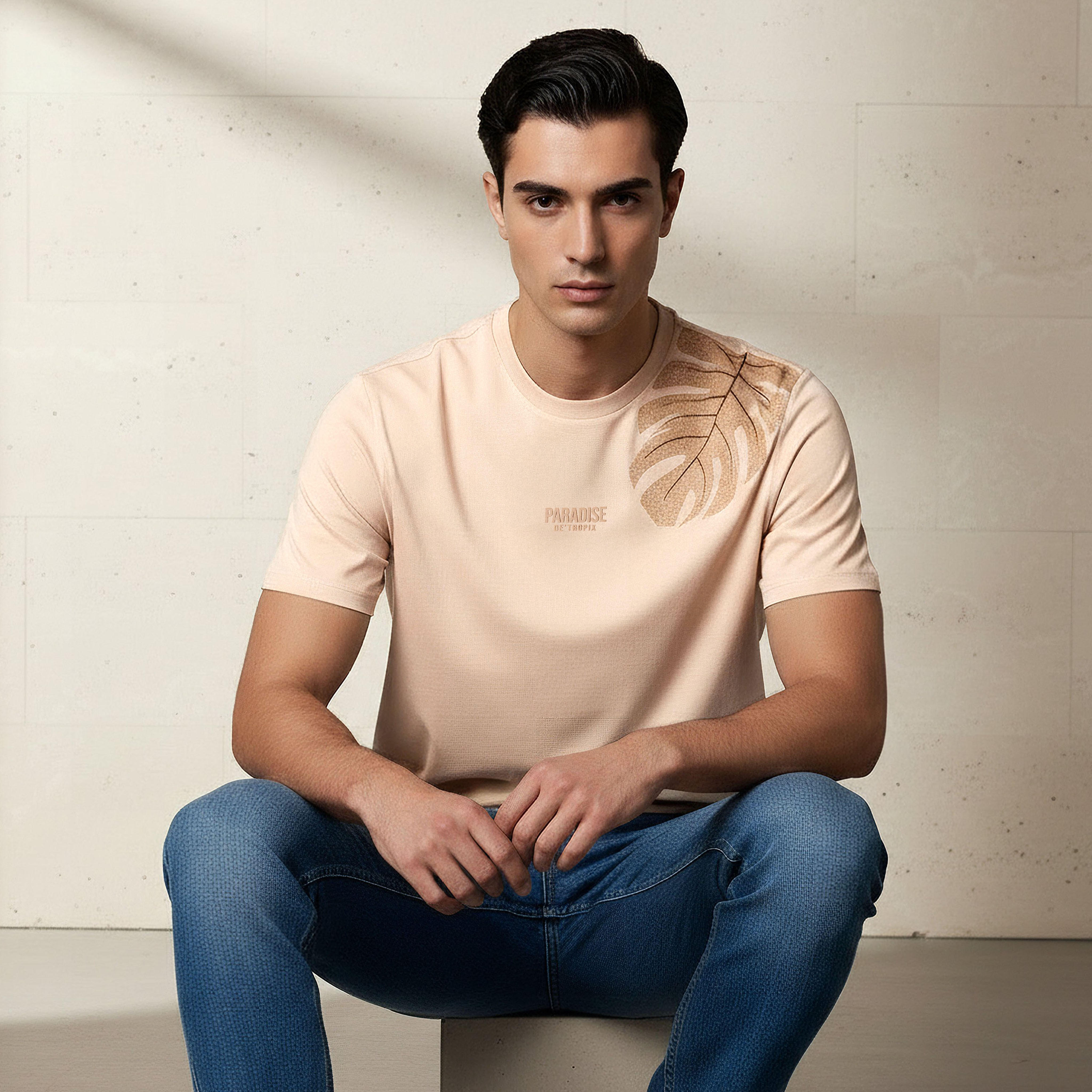 تيشيرت رجالي بطبعات وقصة عادية وياقة ضيقة وأكمام قصيرة-men-clothing-tshirtsandpolos-tshirts-image-1