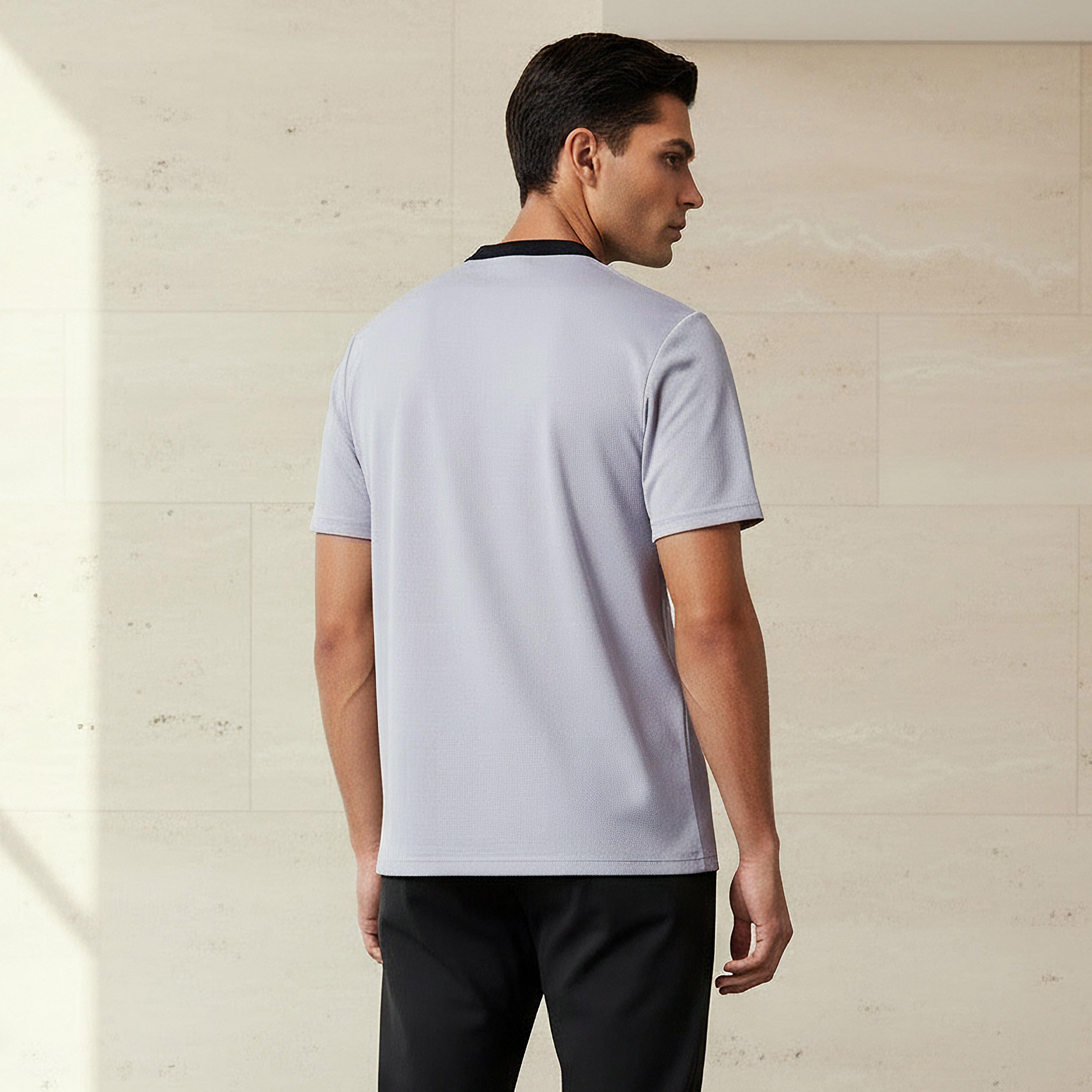 تيشيرت بيكيه بقصّة عادية وياقة هينلي وأكمام قصيرة للرجال-men-clothing-tshirtsandpolos-tshirts-image-3