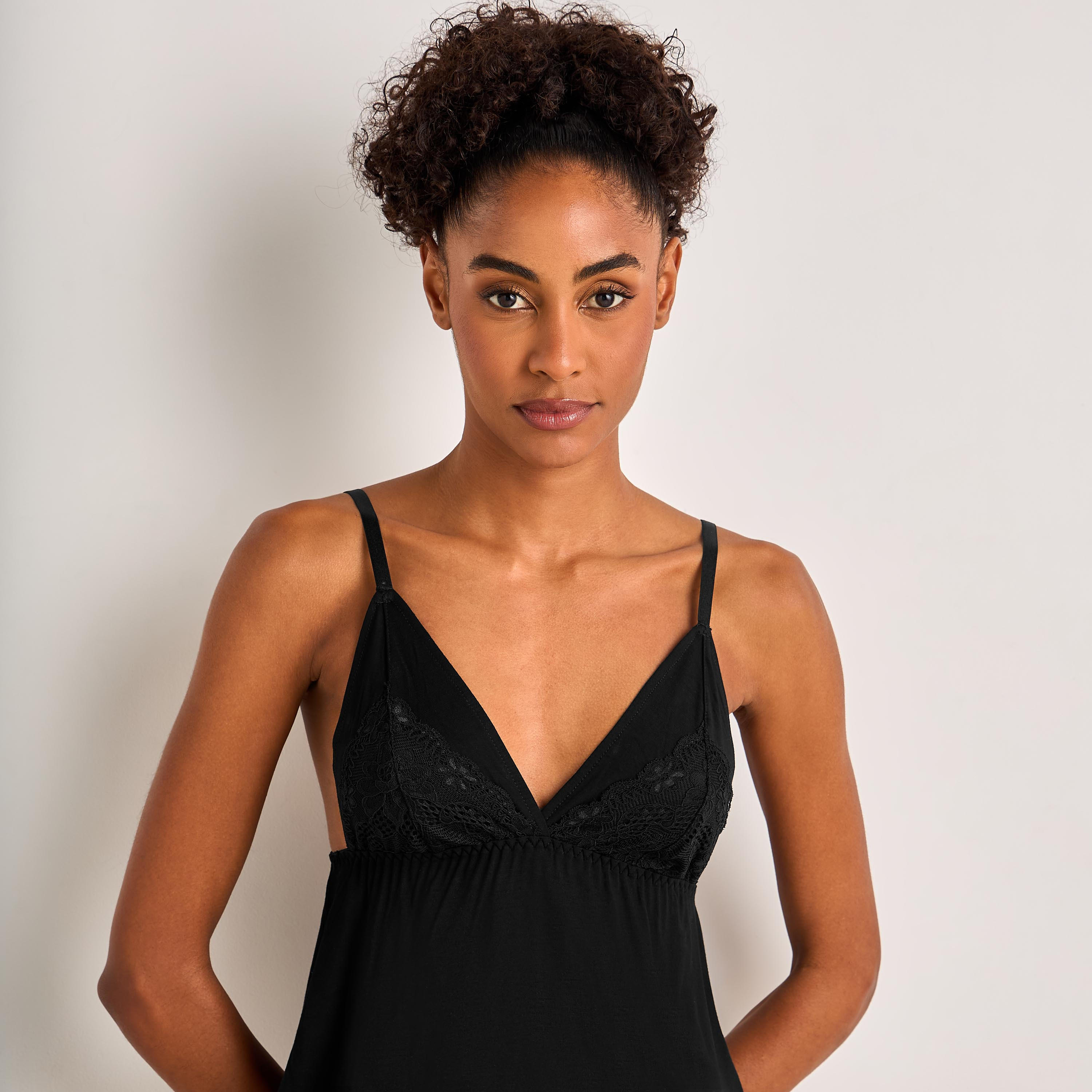 طقم بيجاما بنطلون وبلوزة بحمالات رفيعة-women-clothing-nightwear-pyjamas-longsets-image-3