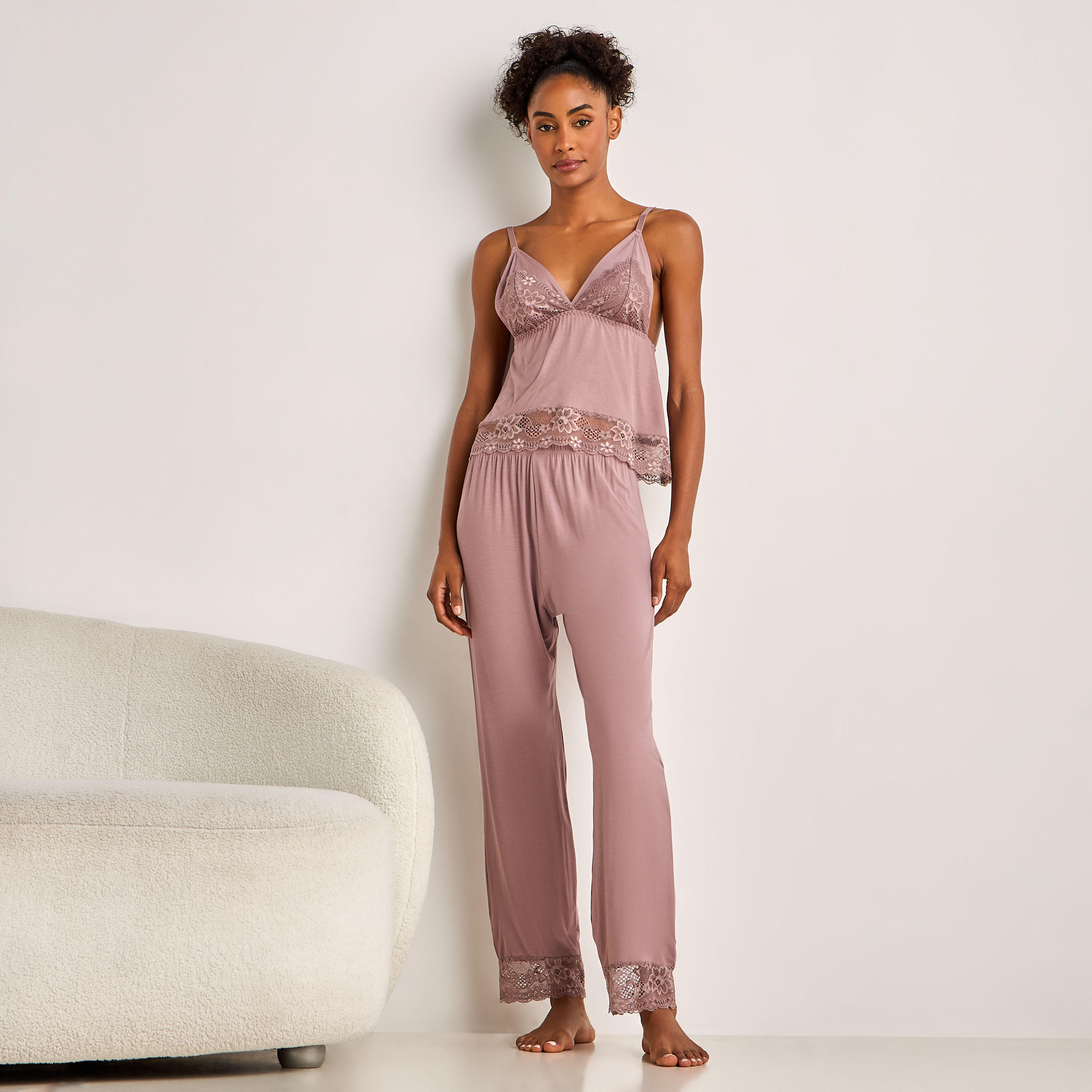 طقم بيجاما بنطلون وبلوزة بحمالات رفيعة-women-clothing-nightwear-pyjamas-longsets-image-6