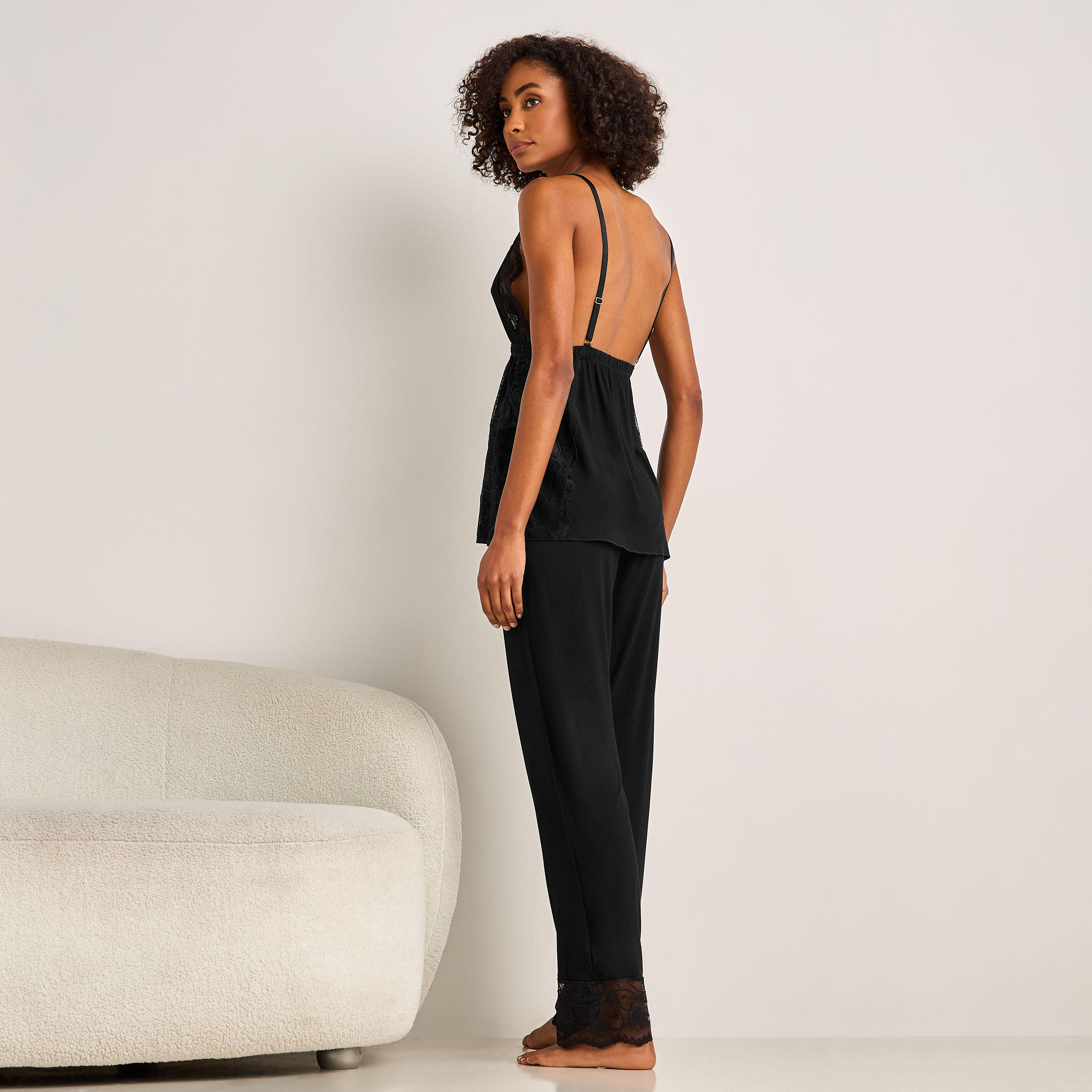 طقم بيجاما وبلوزة بحمّالات رفيعة وبنطلون بيجاما-women-clothing-nightwear-pyjamas-longsets-image-4