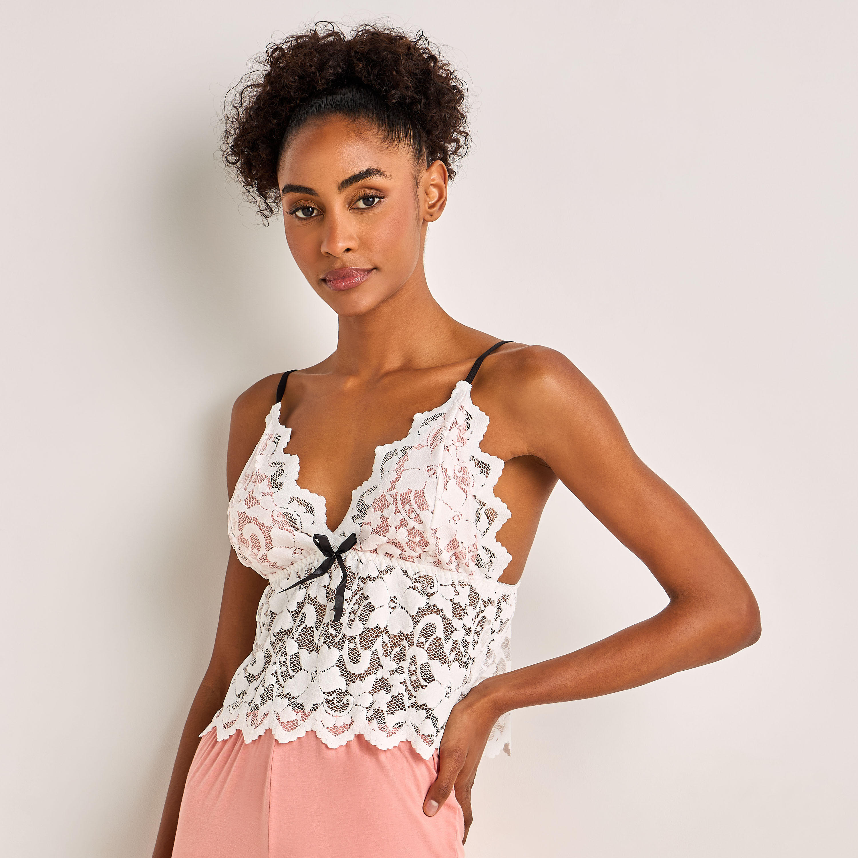 طقم بيجاما شورت وبلوزة بحمالات رفيعة-women-clothing-nightwear-pyjamas-shortsets-image-5