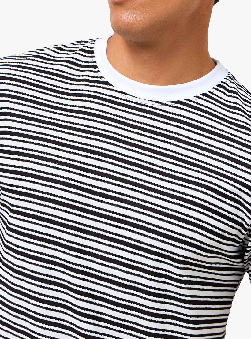 تيشيرت مقلم بقصة عادية وياقة ضيقة وأكمام قصيرة للرجال-men-clothing-tshirtsandpolos-tshirts-image-2