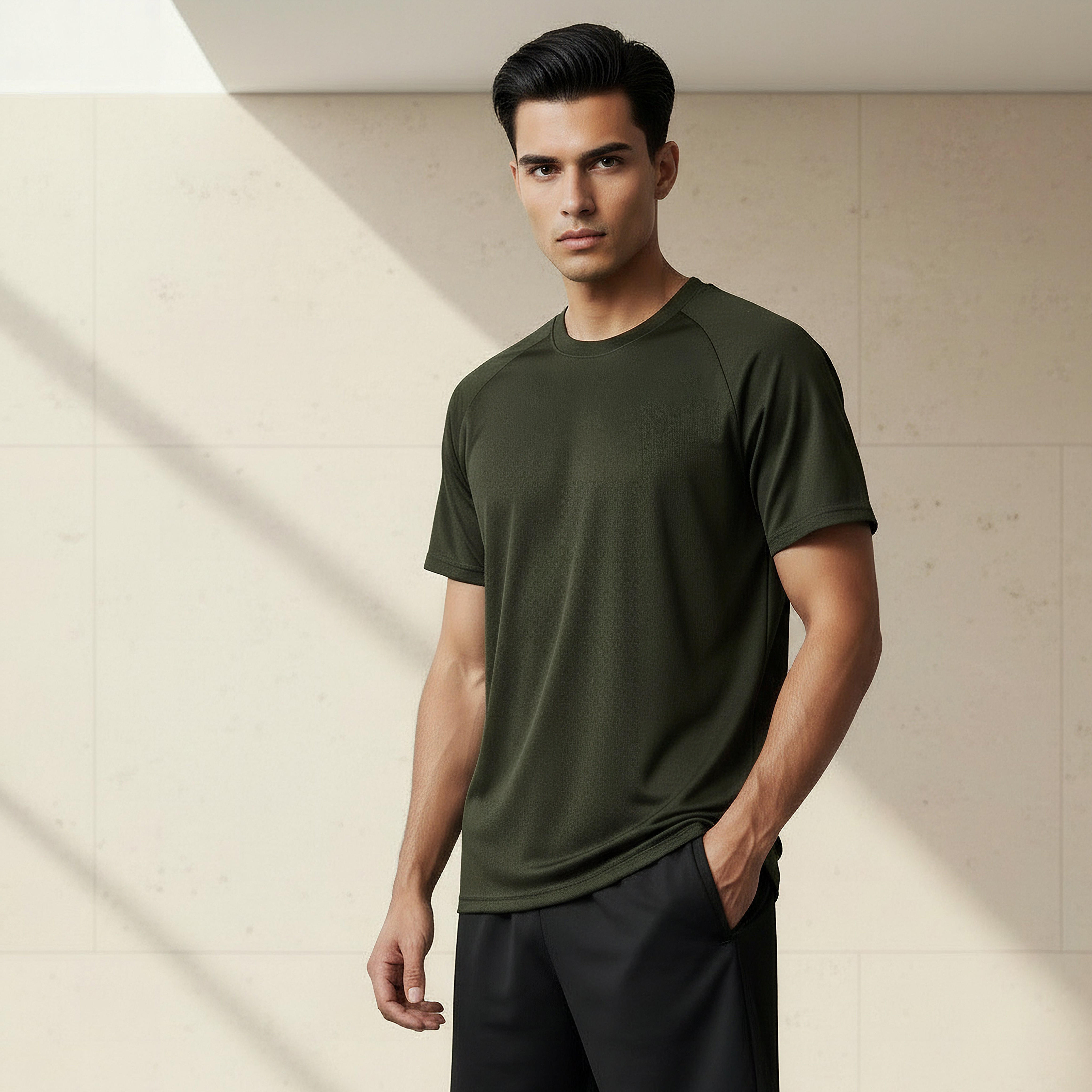 تيشيرت بقصة عادية وياقة ضيقة وأكمام قصيرة للرجال-men-clothing-tshirtsandpolos-tshirts-image-4