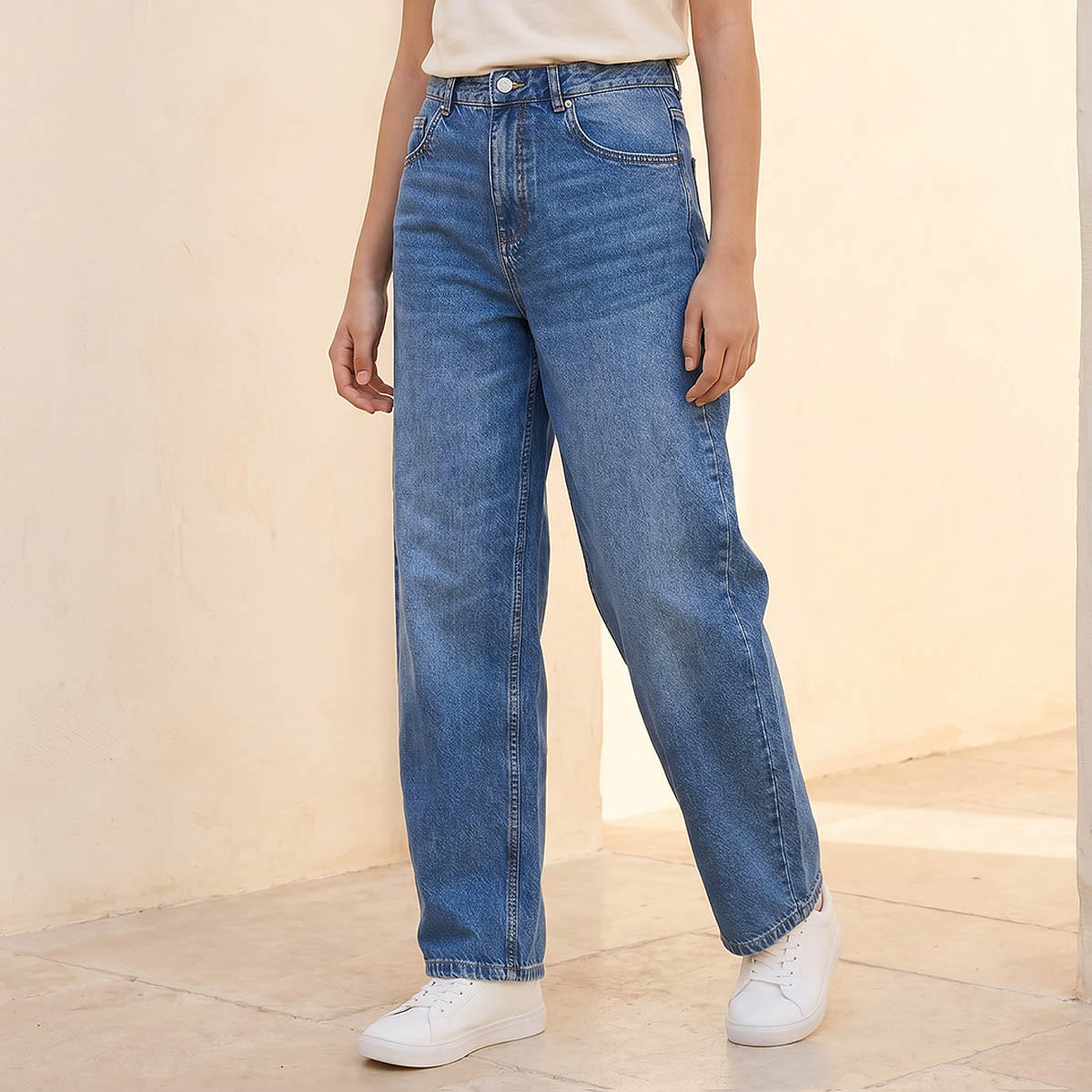 بنطلون جينز بقصّة مستقيمة وخصر مرتفع للنساء من لي كوبر-women-clothing-bottoms-jeans-image-1