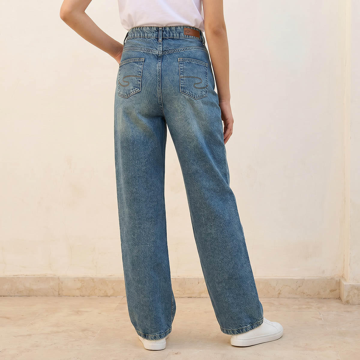 بنطلون جينز بقصّة باجي وخصر مرتفع للنساء من لي كوبر-women-clothing-bottoms-jeans-image-4